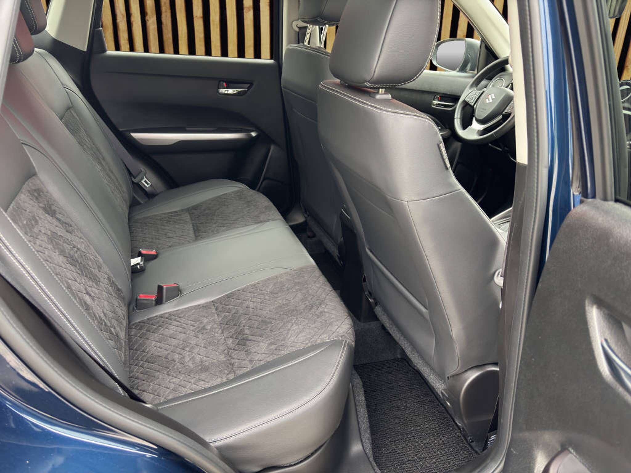 listing desktop thumbnail image 5