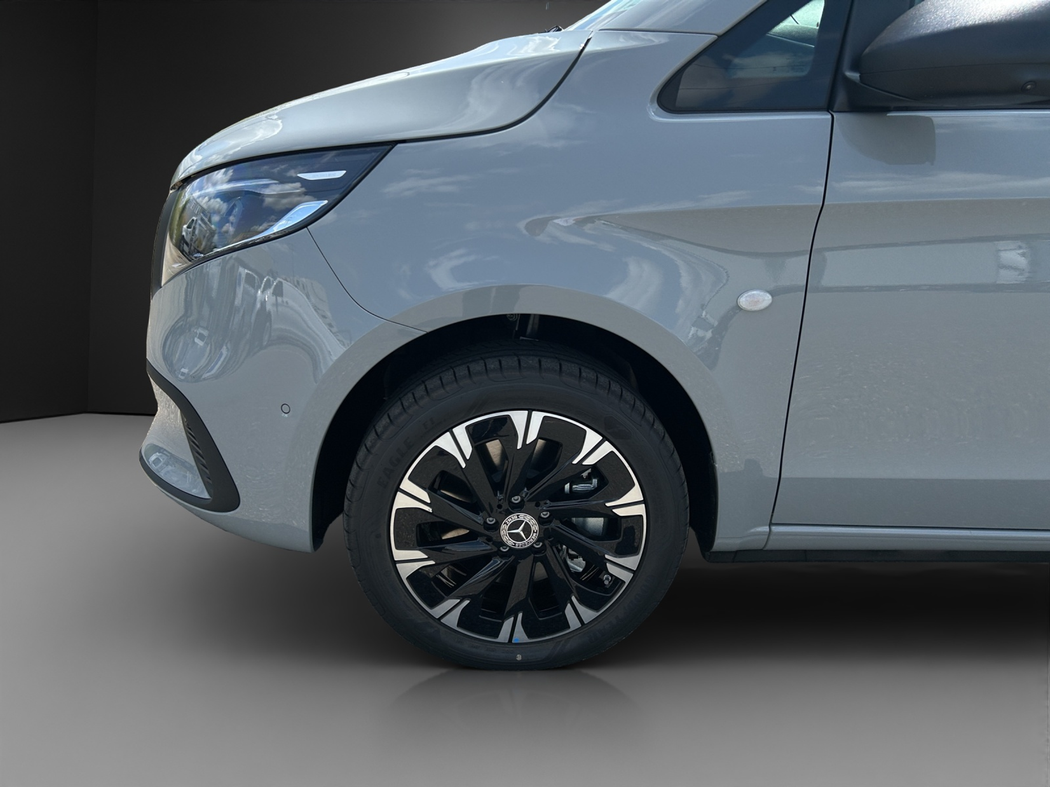 listing desktop thumbnail image 12