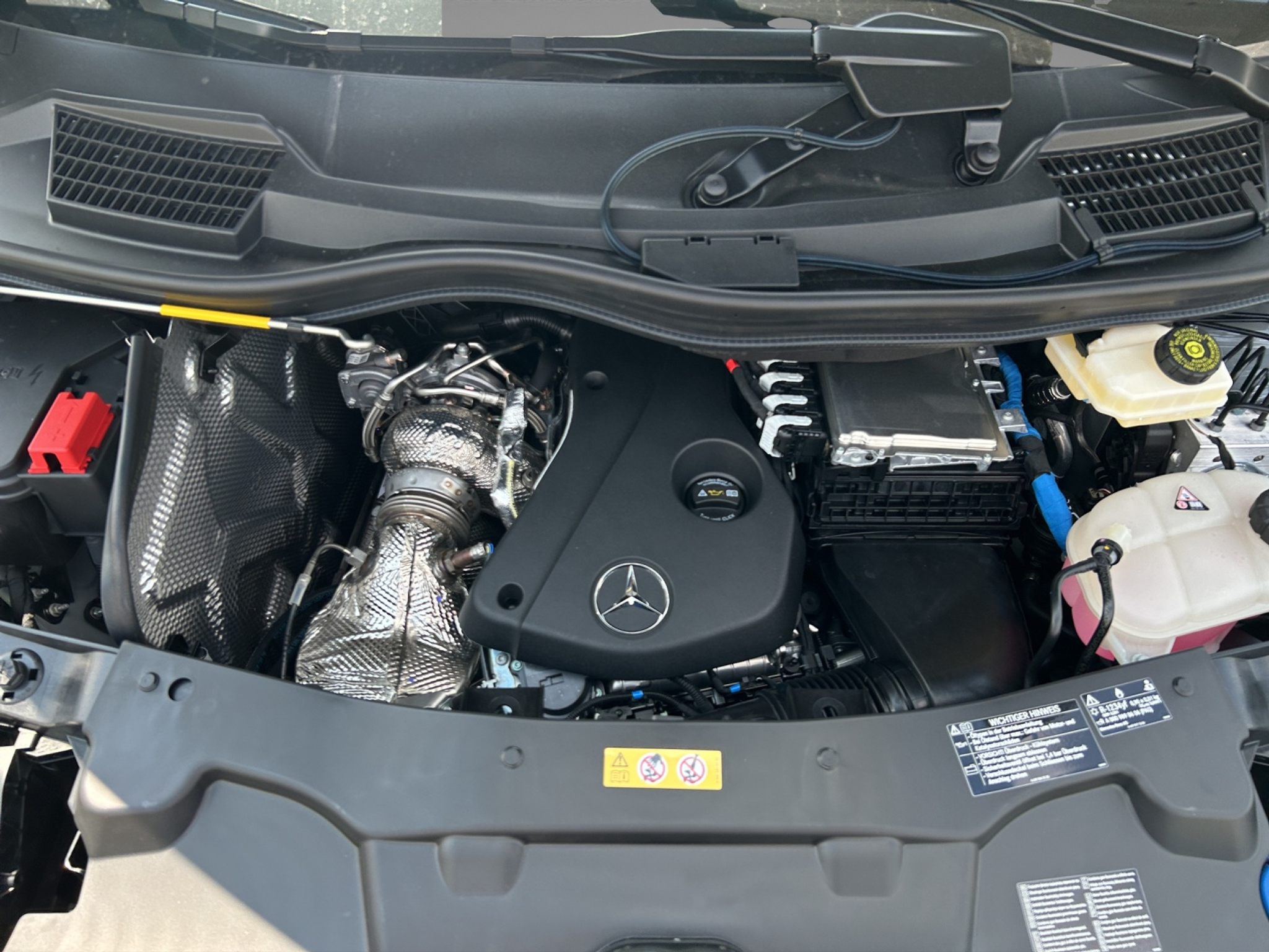 listing desktop thumbnail image 11