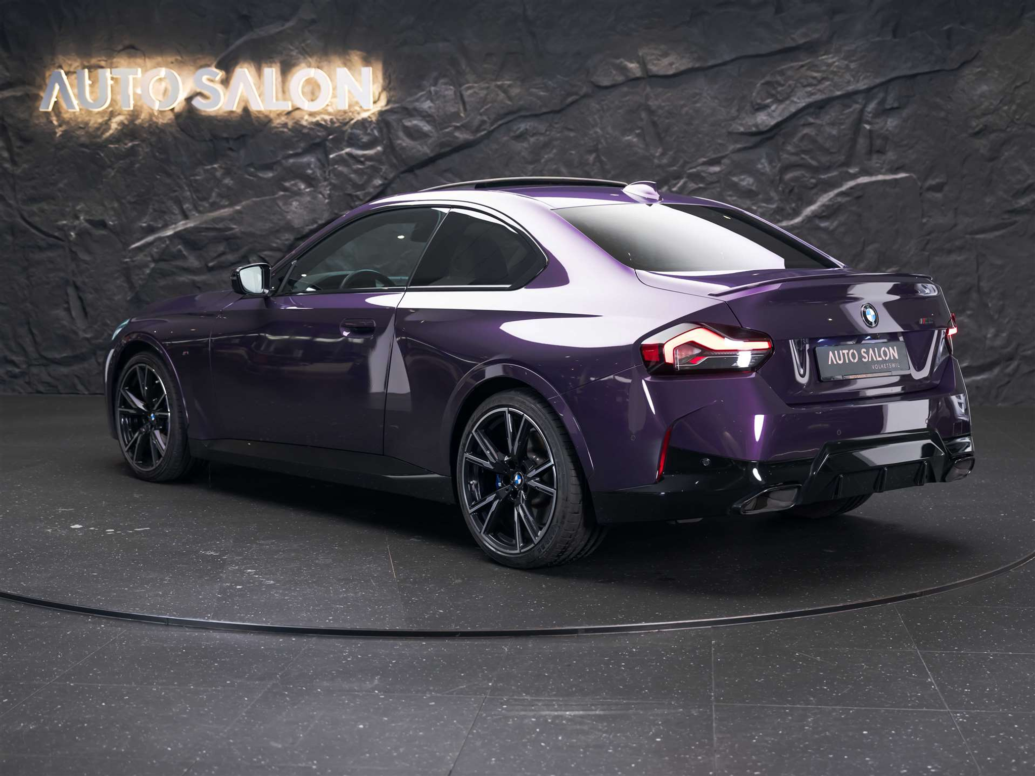 listing desktop thumbnail image 3