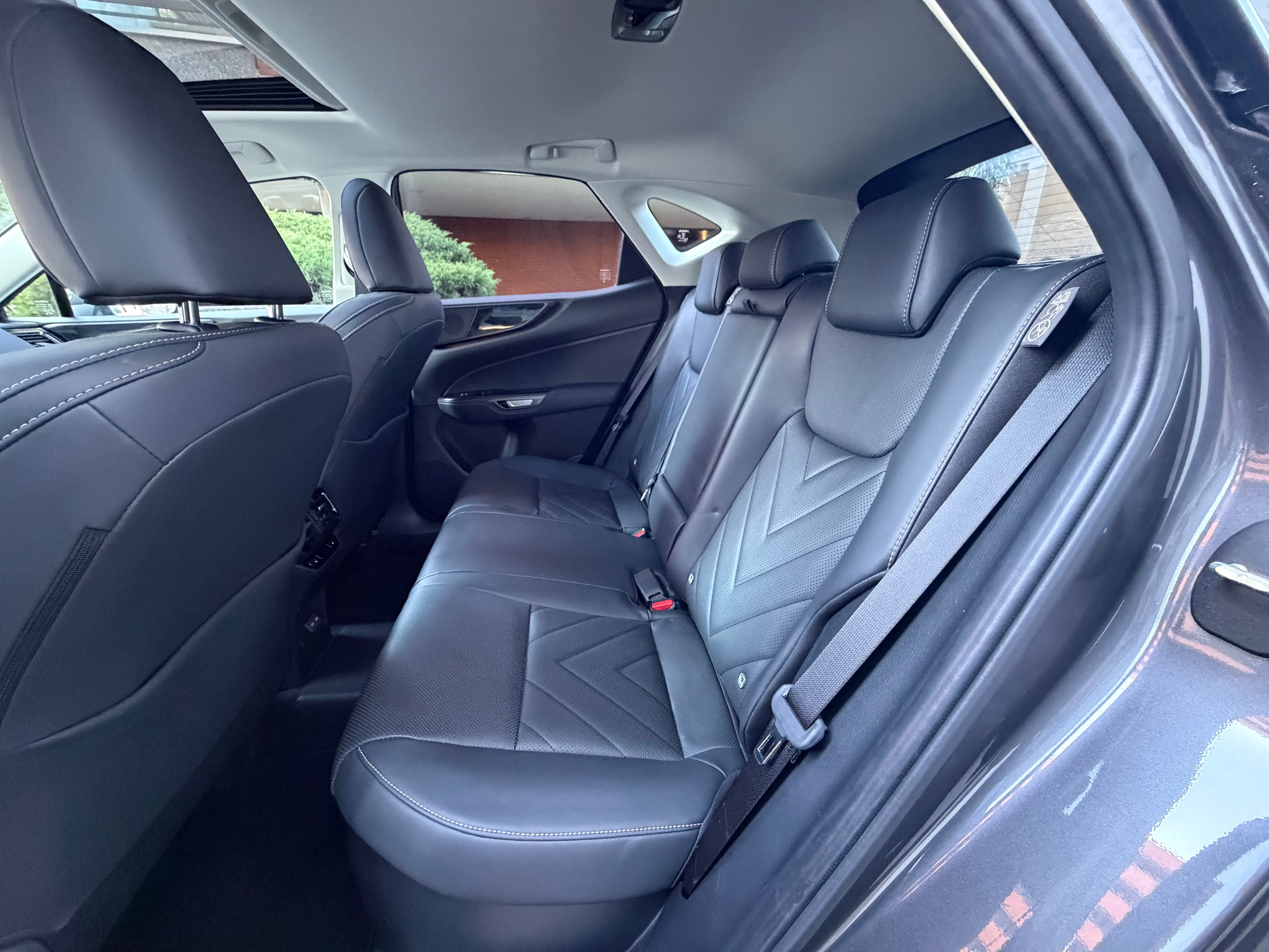 listing desktop thumbnail image 14