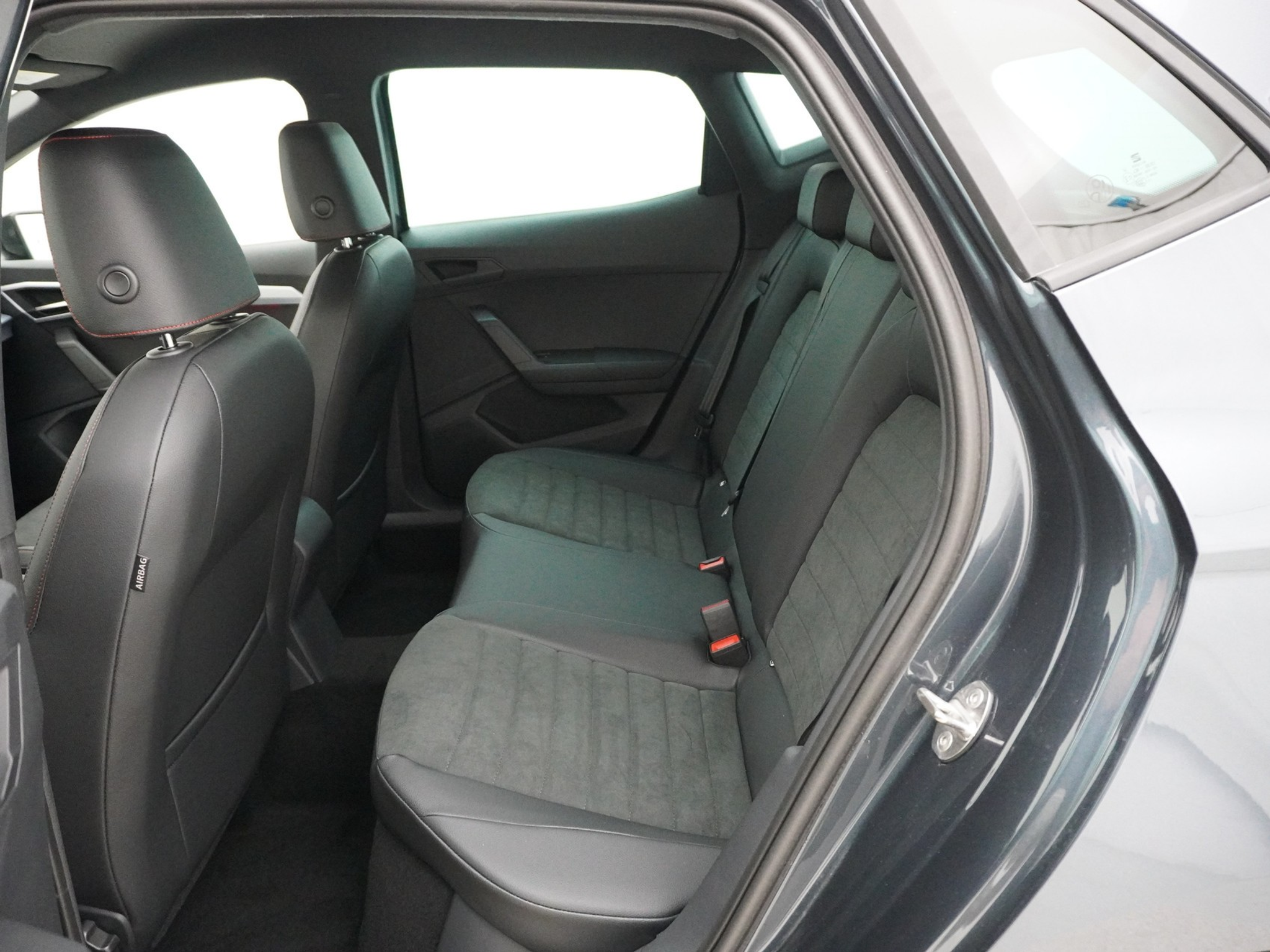 listing desktop thumbnail image 13