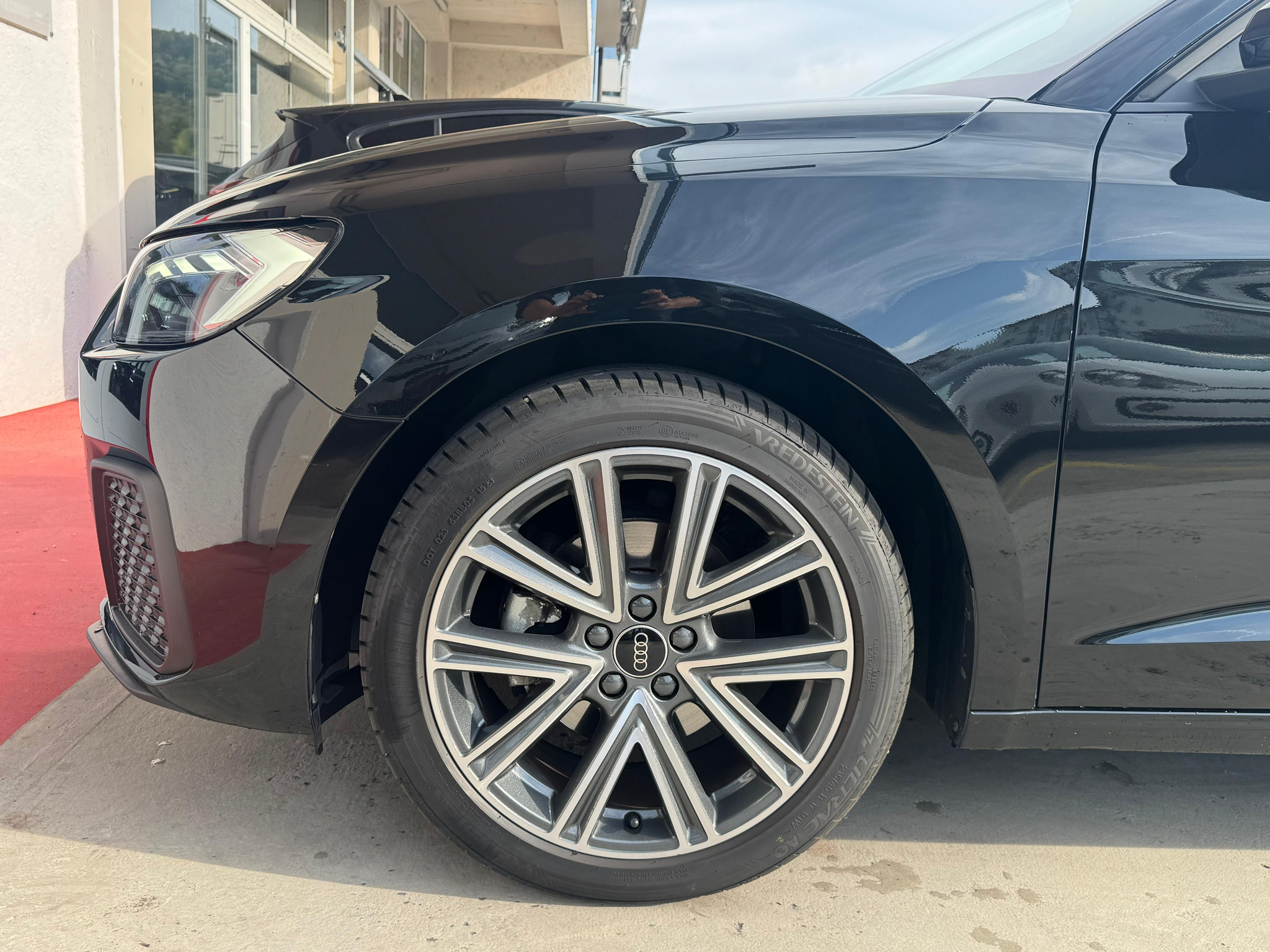 listing desktop thumbnail image 10