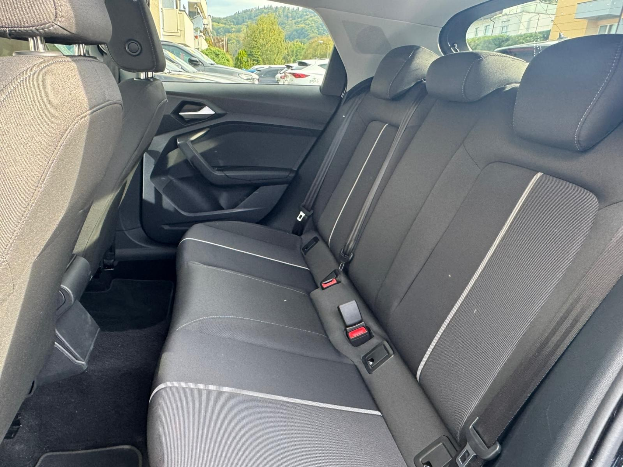 listing desktop thumbnail image 16