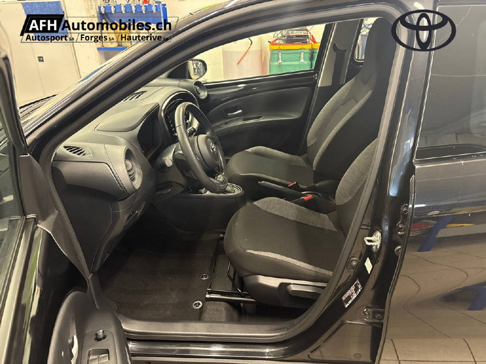 listing desktop thumbnail image 18