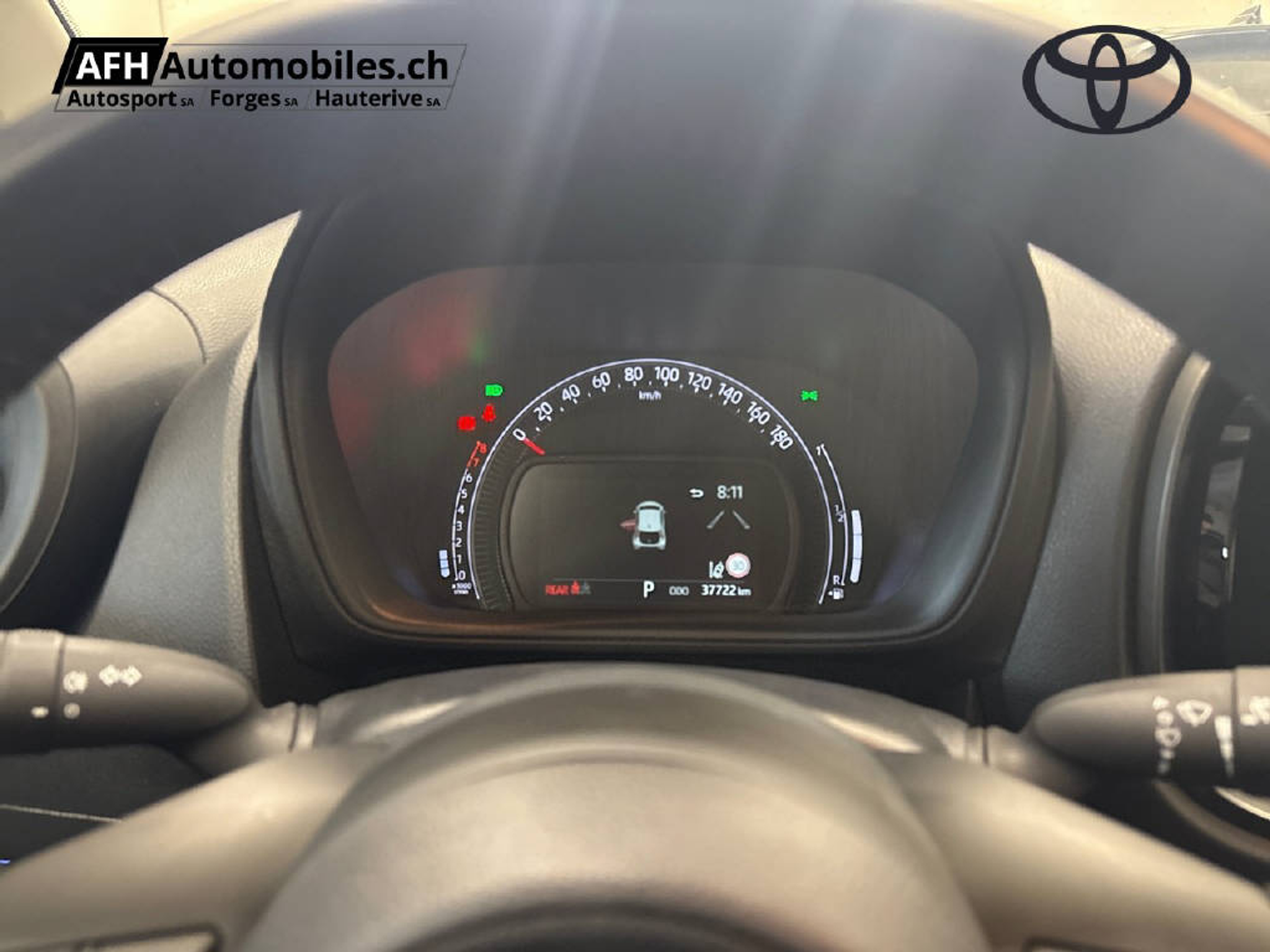 listing desktop thumbnail image 16