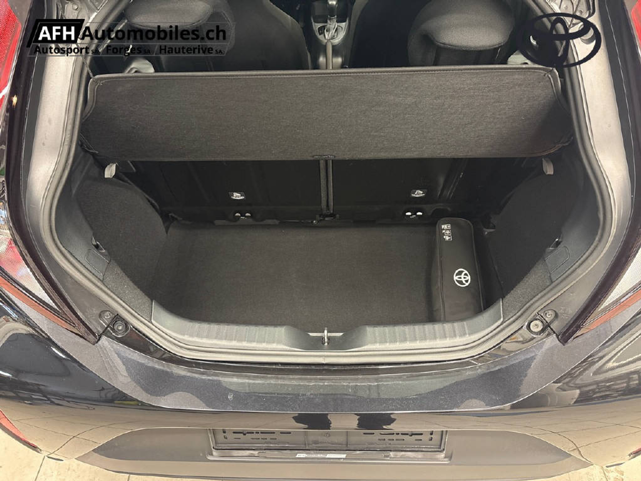 listing desktop thumbnail image 9