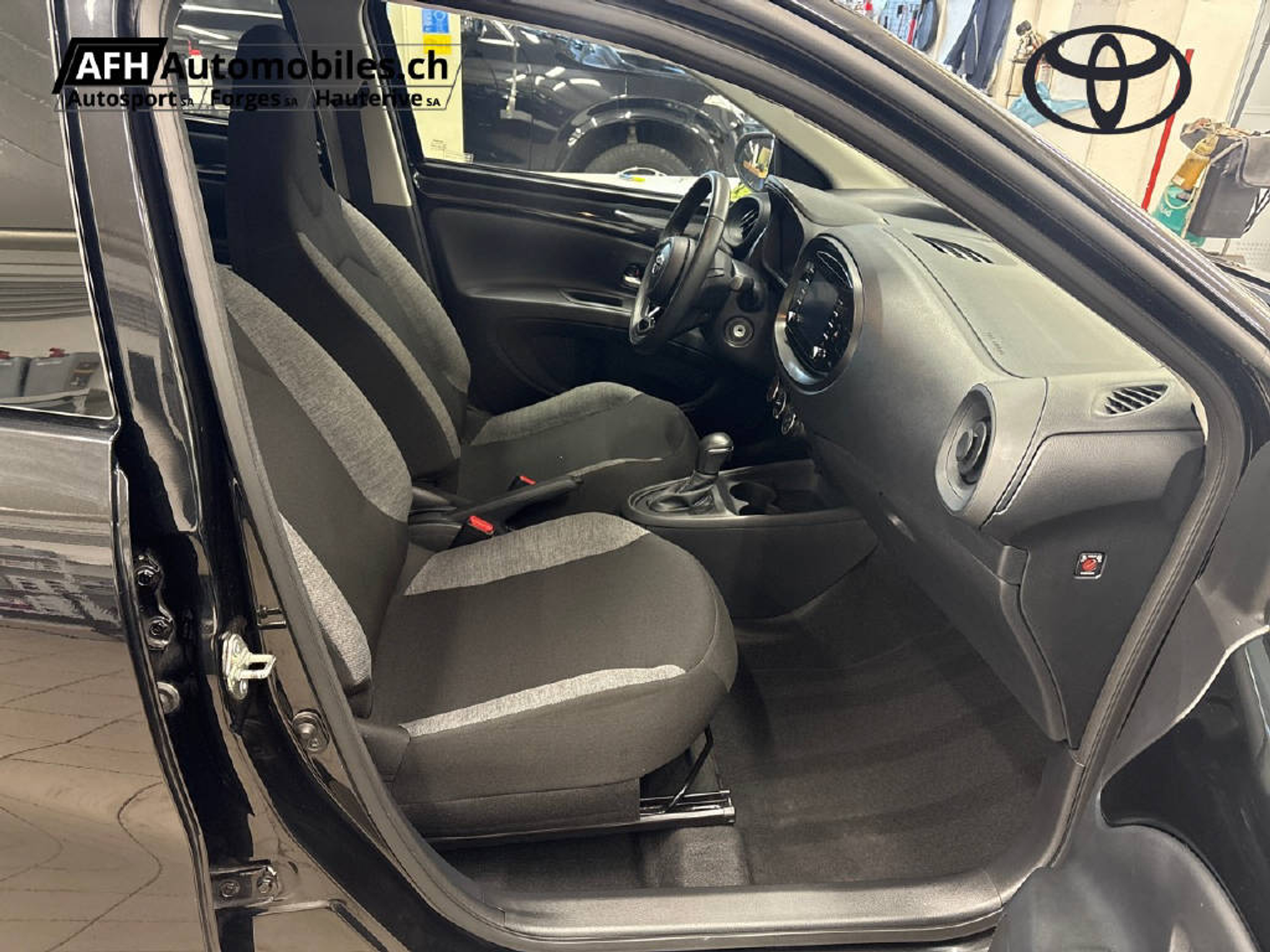 listing desktop thumbnail image 8