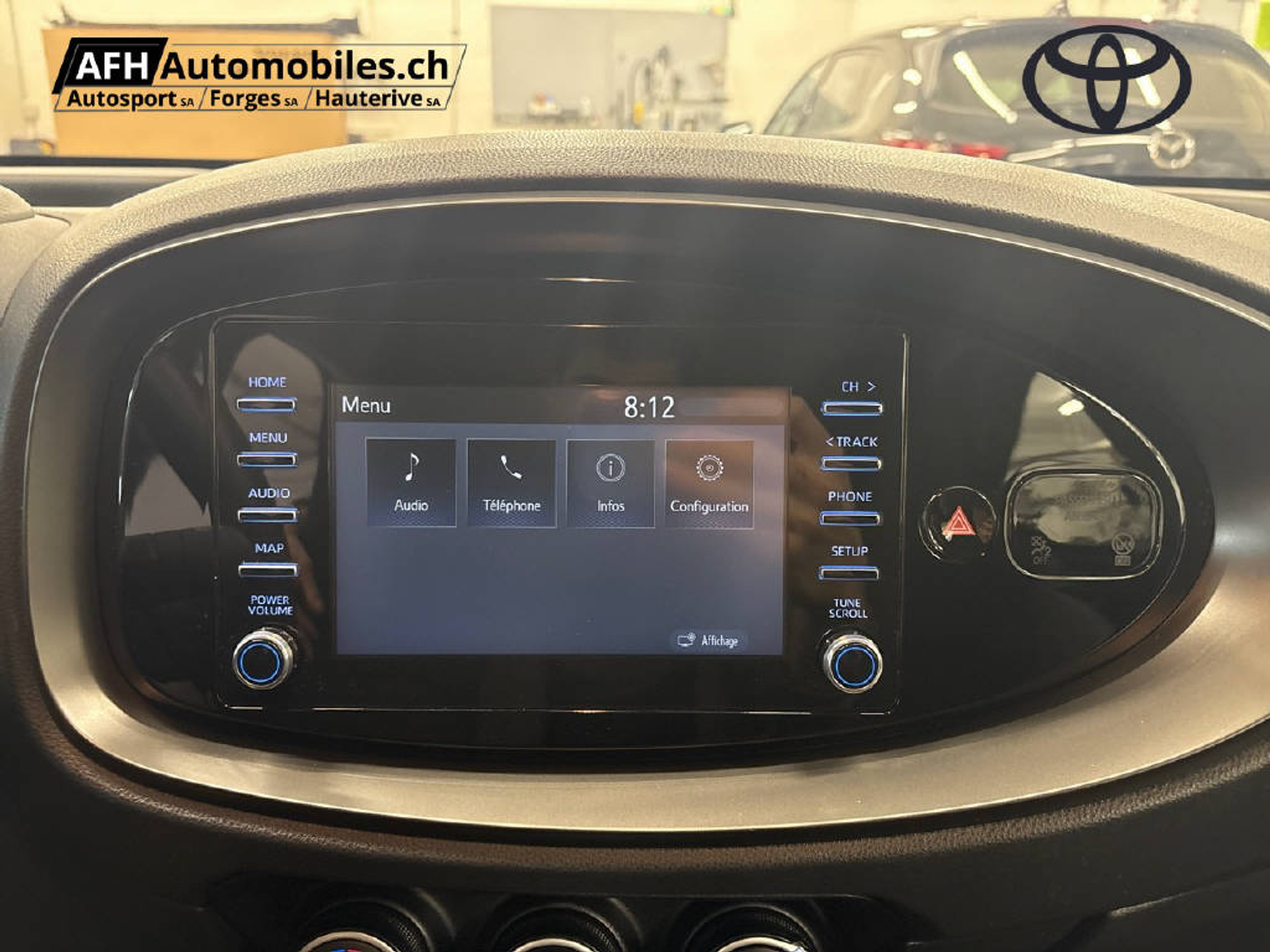 listing desktop thumbnail image 11