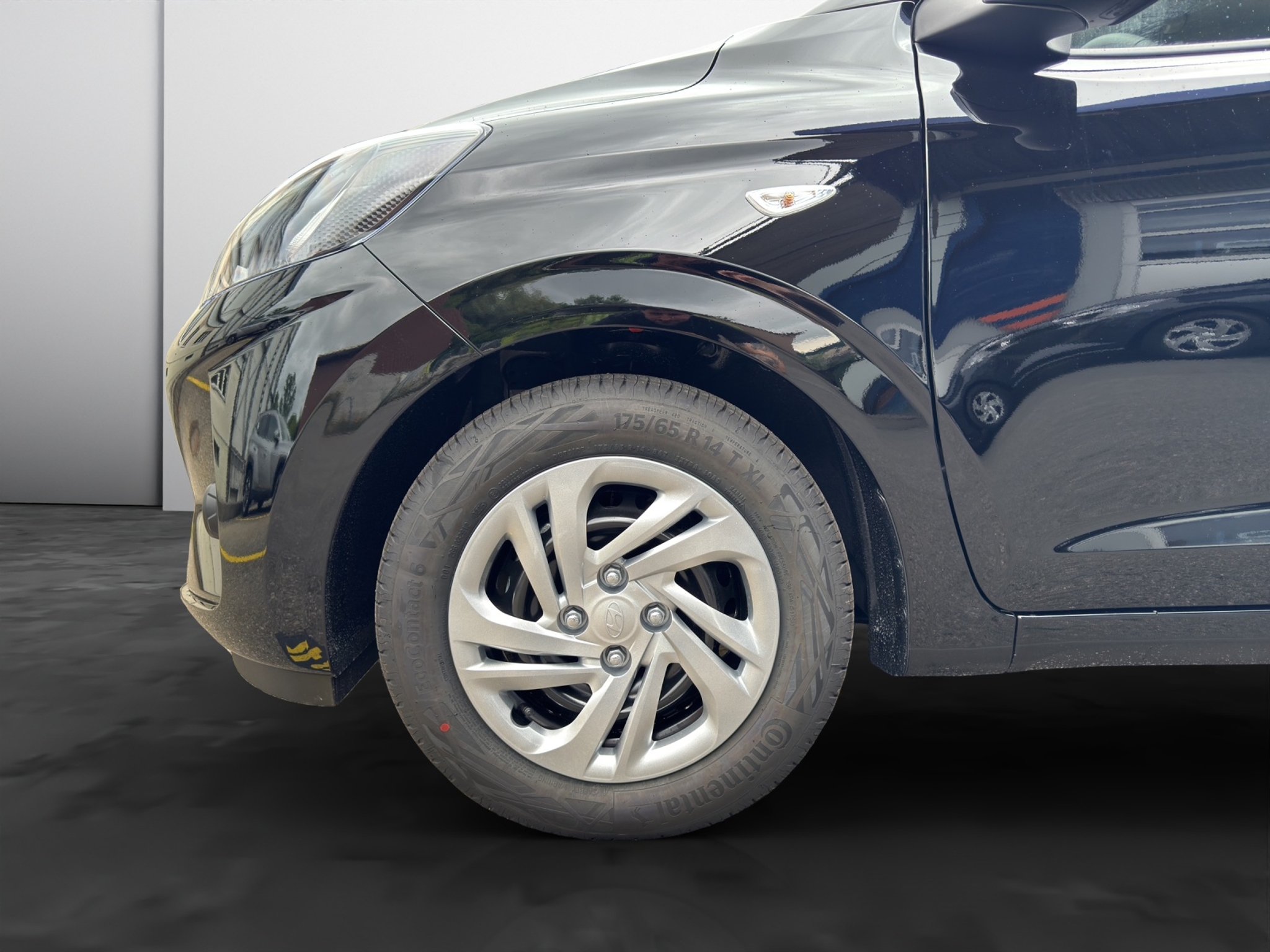 listing desktop thumbnail image 15