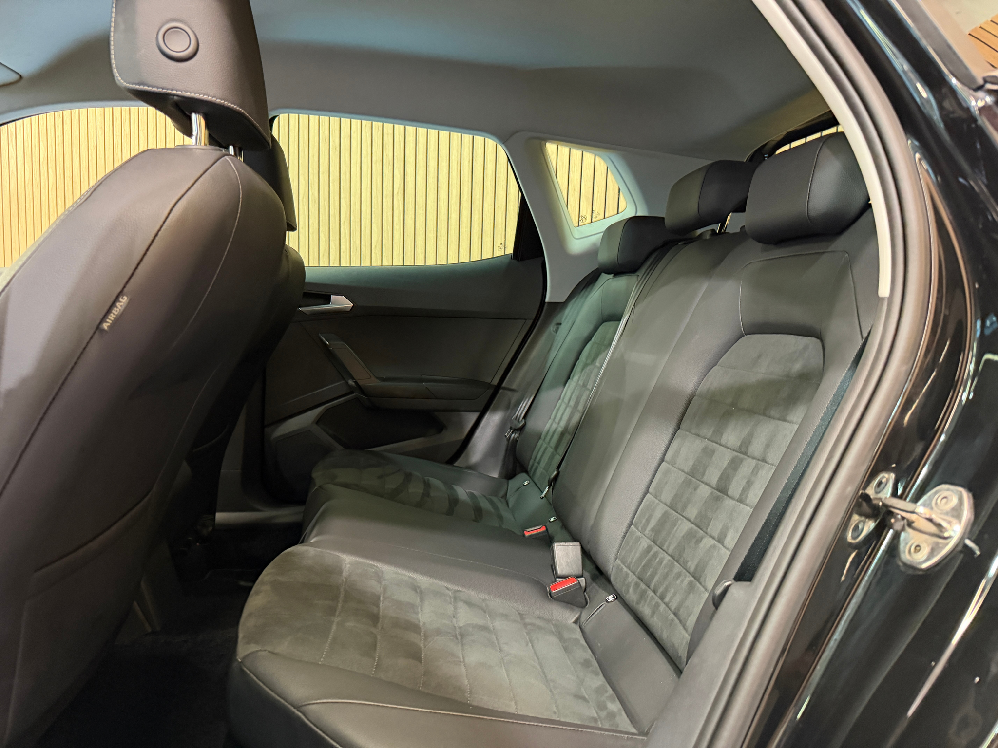 listing desktop thumbnail image 16