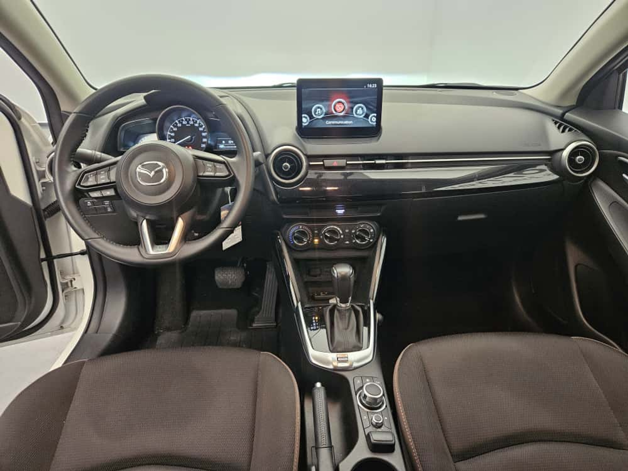 listing desktop thumbnail image 9