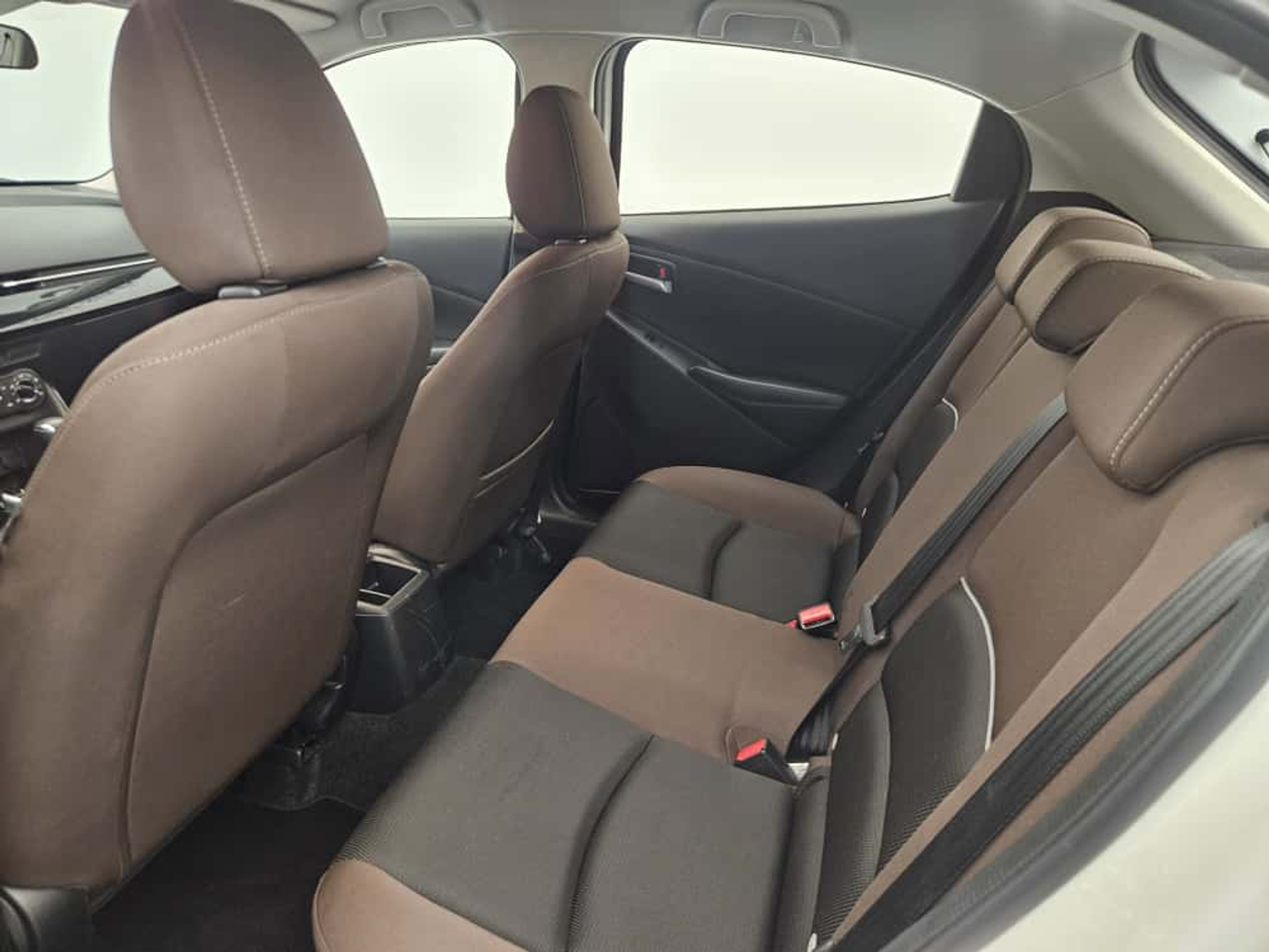 listing desktop thumbnail image 12