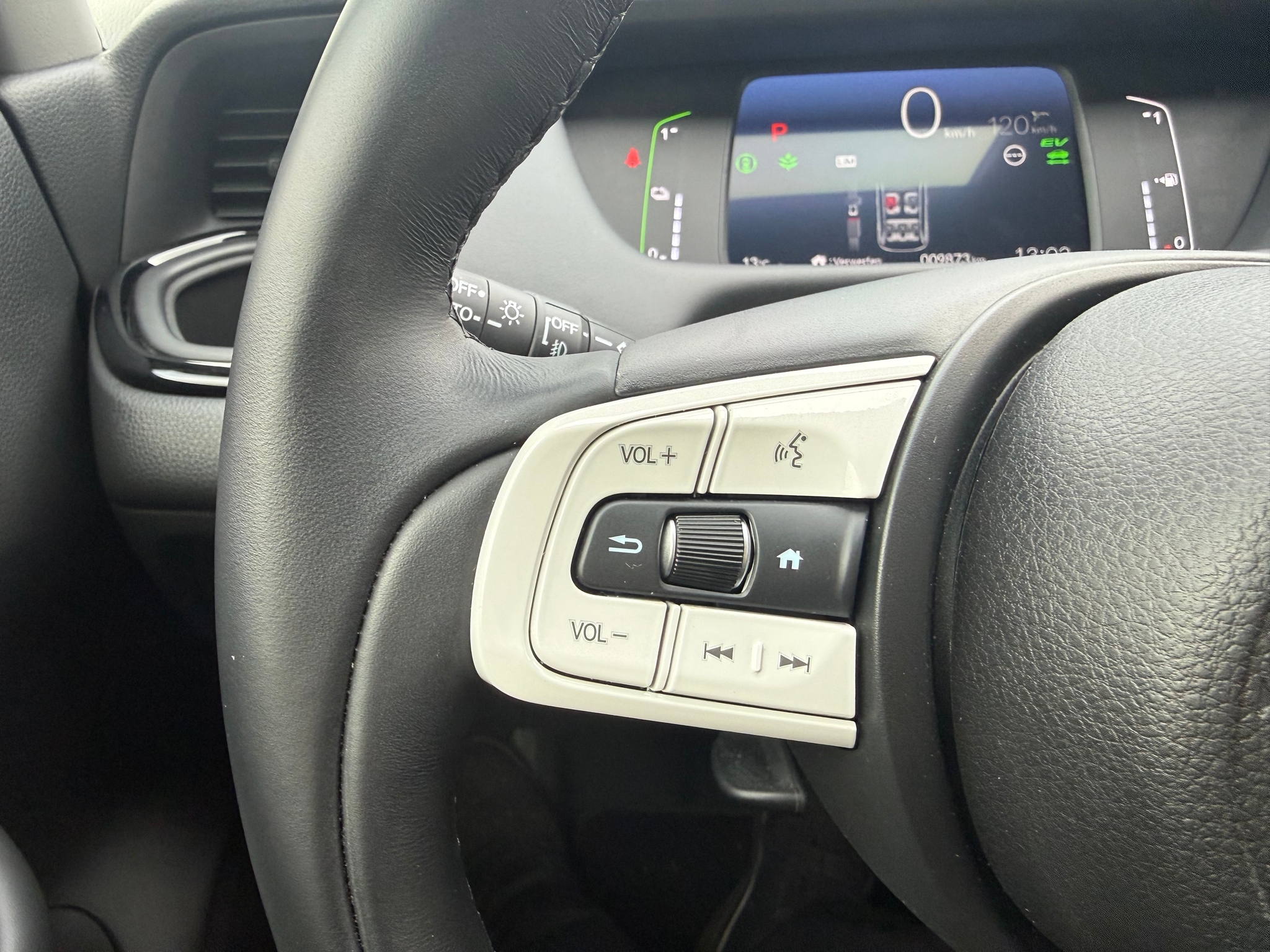 listing desktop thumbnail image 13