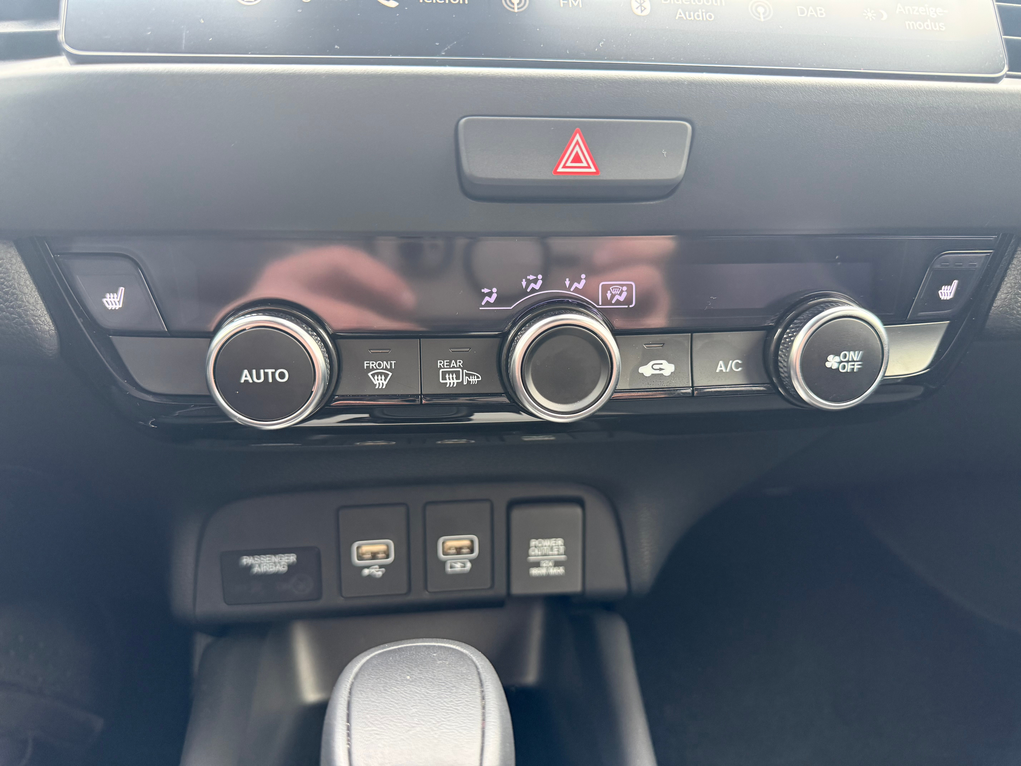 listing desktop thumbnail image 11