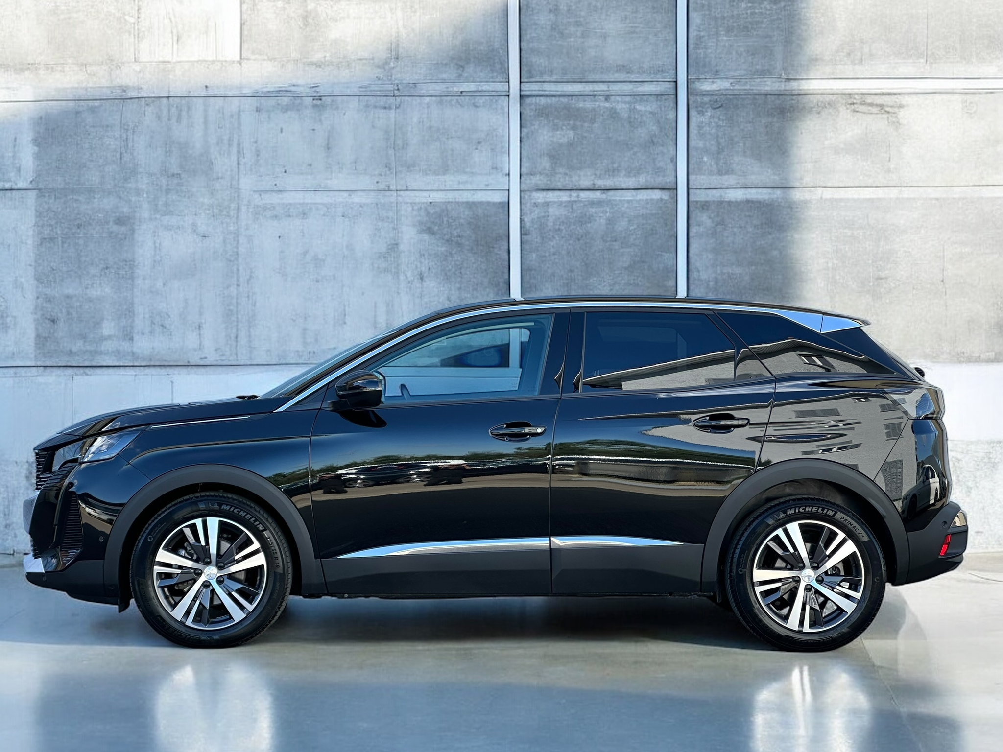 listing desktop thumbnail image 2