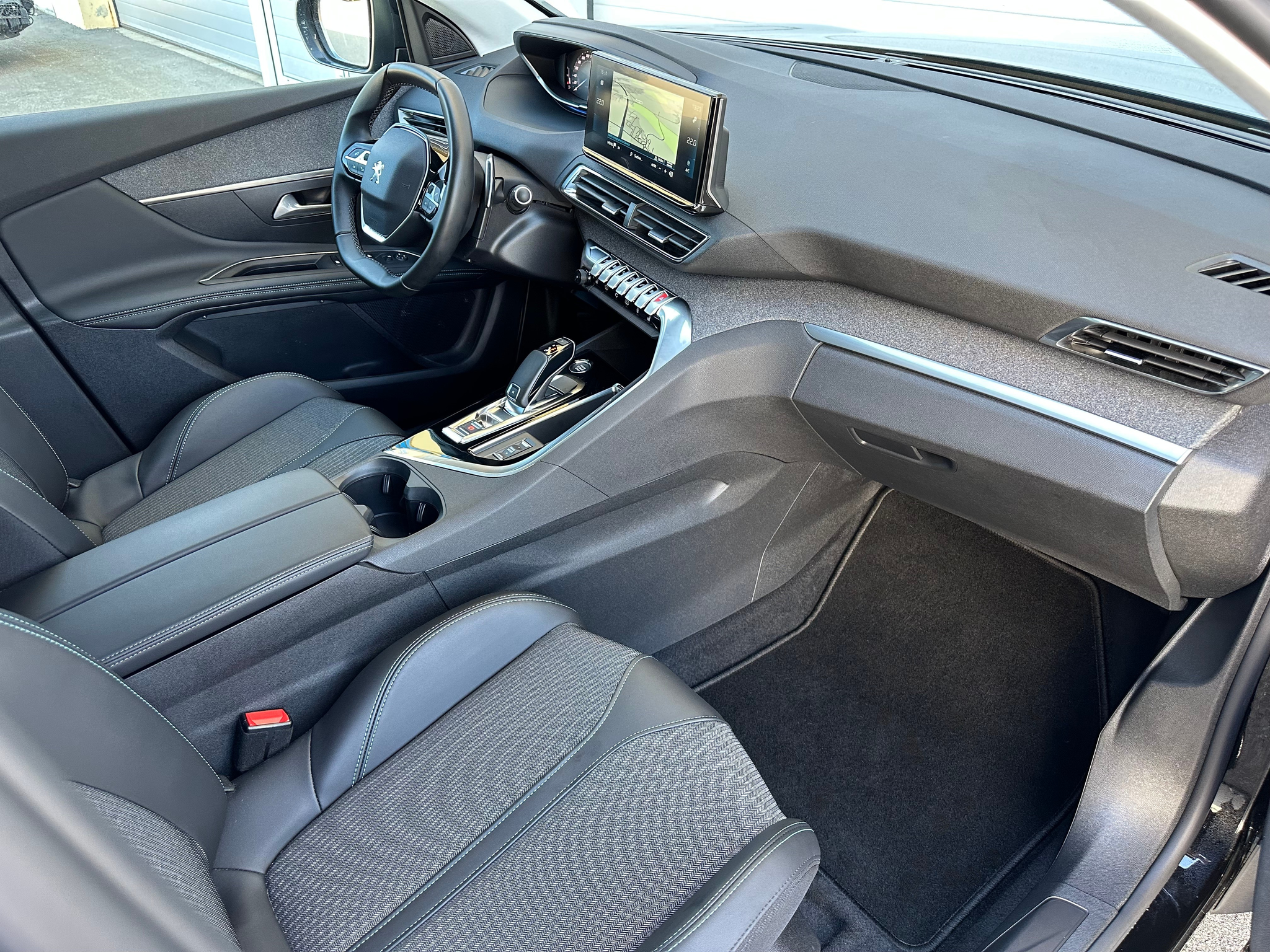 listing desktop thumbnail image 6