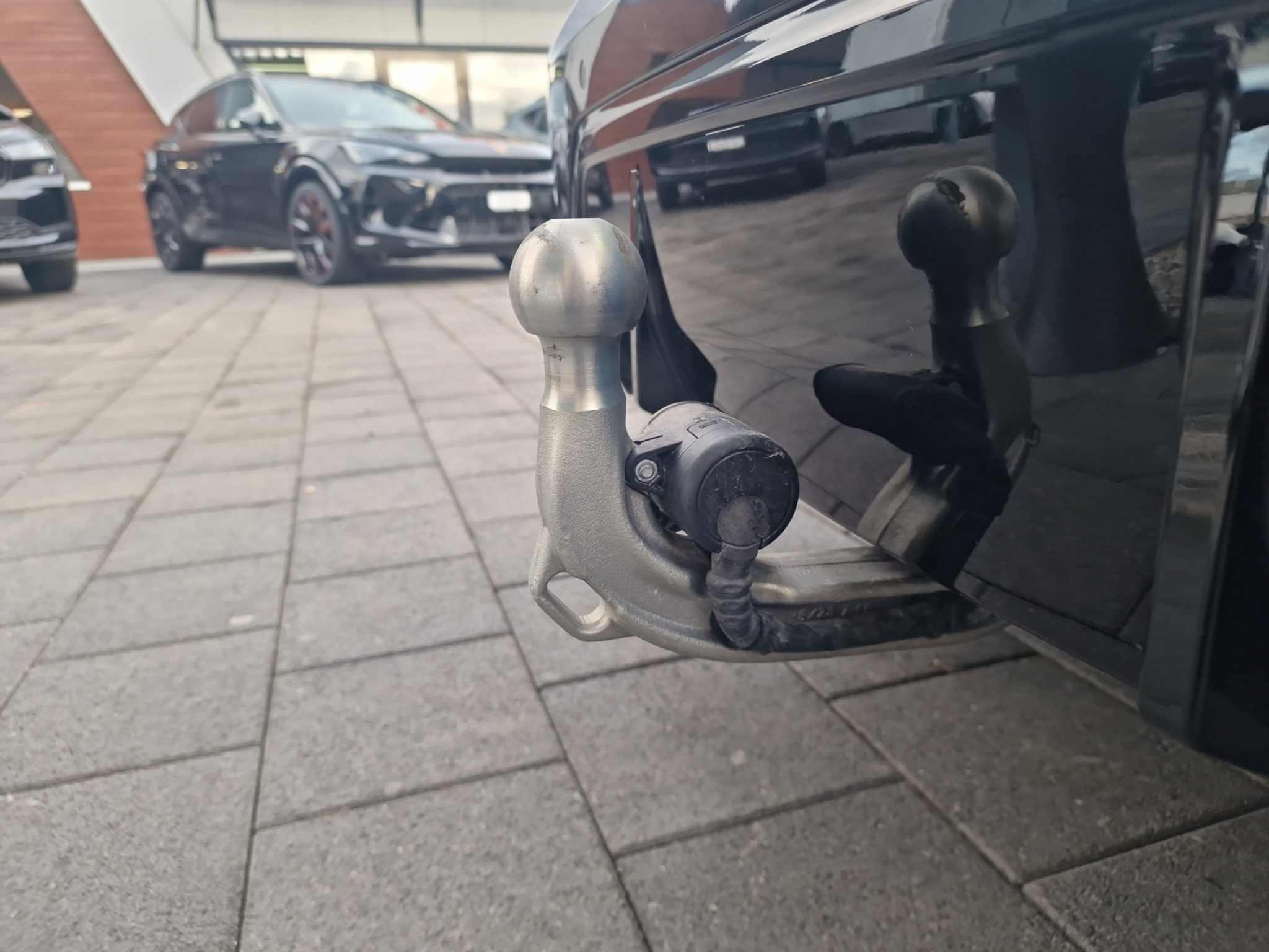 listing desktop thumbnail image 9