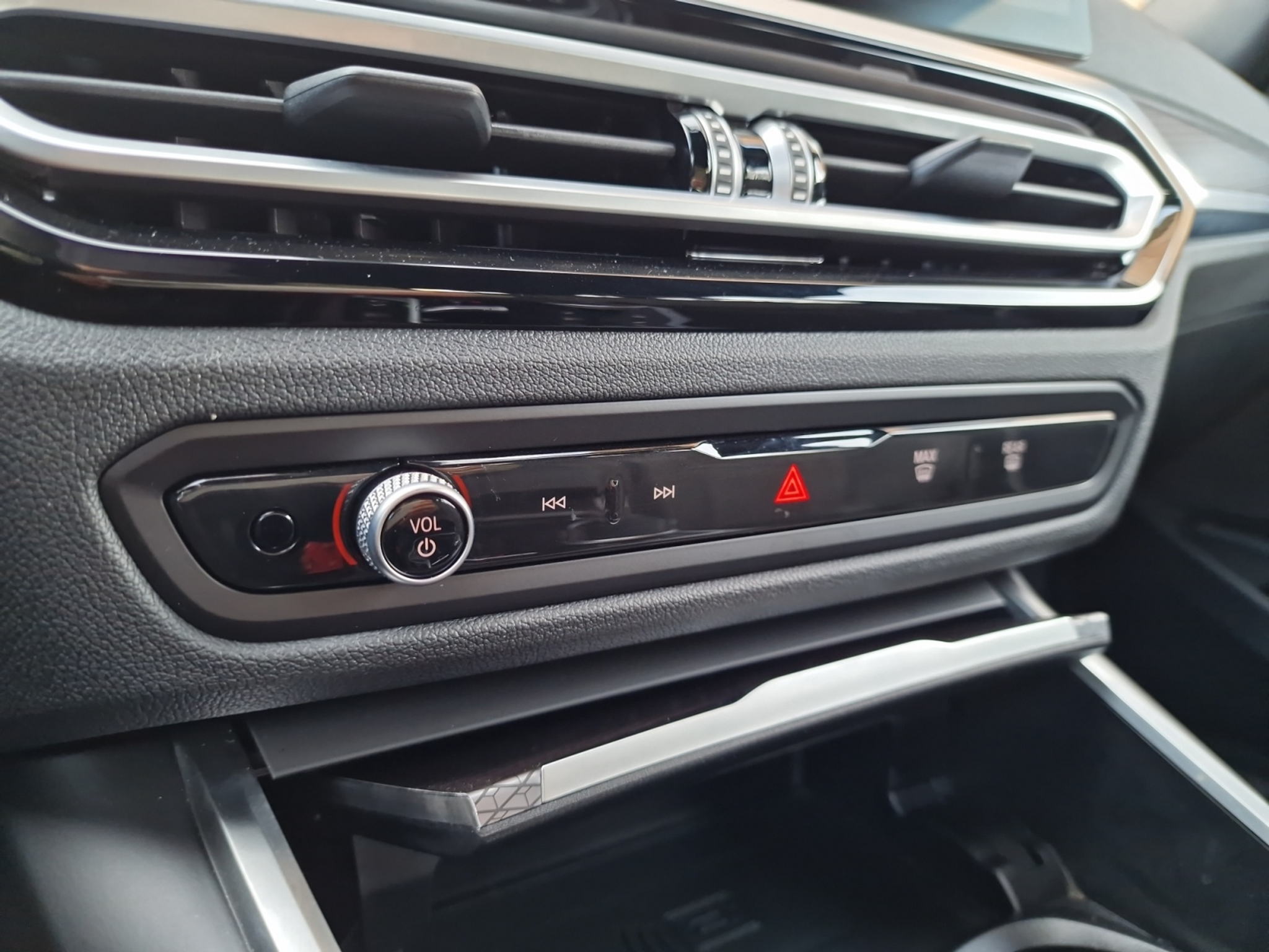 listing desktop thumbnail image 20