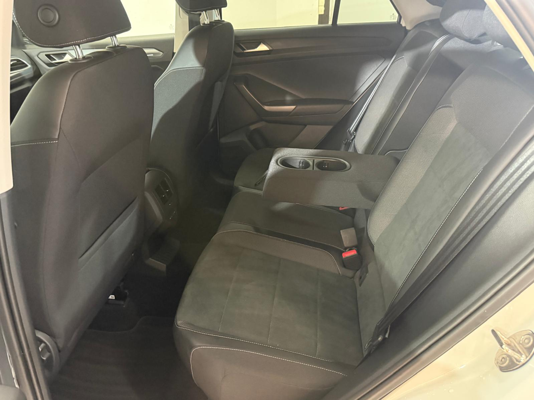 listing desktop thumbnail image 10