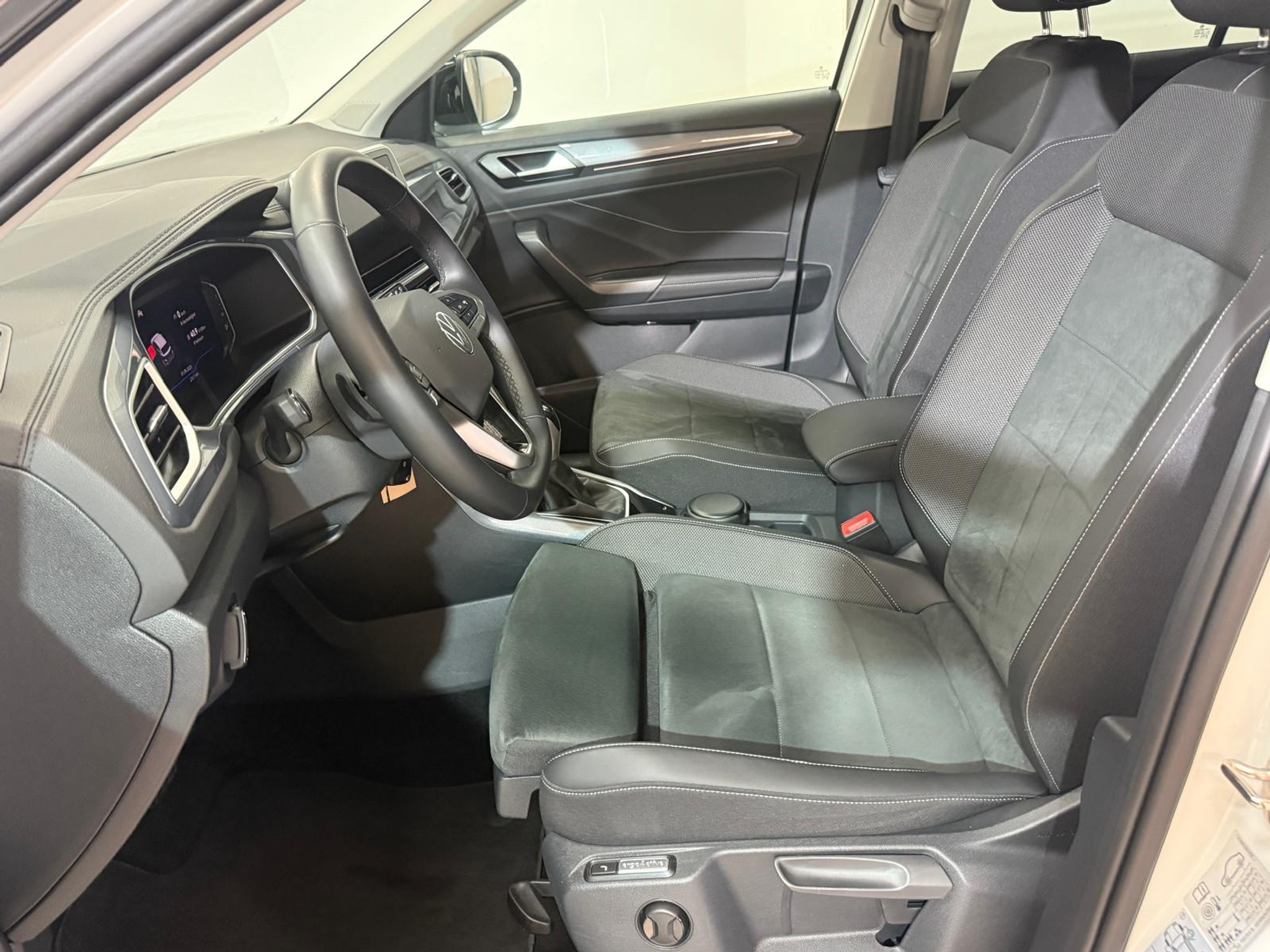 listing desktop thumbnail image 9