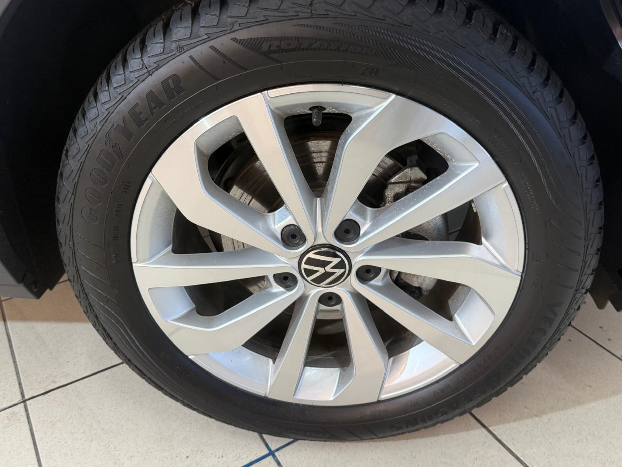 listing desktop thumbnail image 4