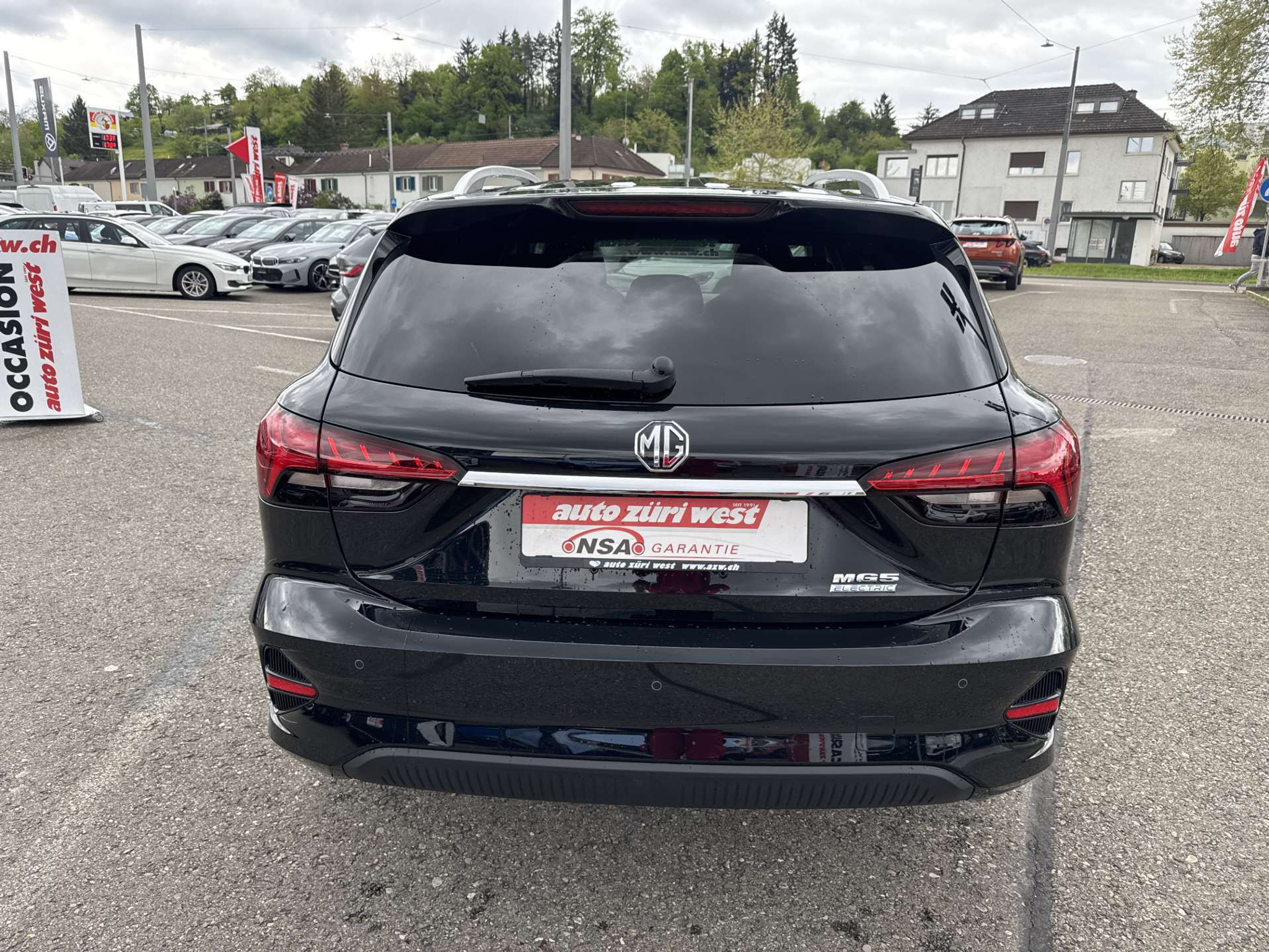 listing desktop thumbnail image 14