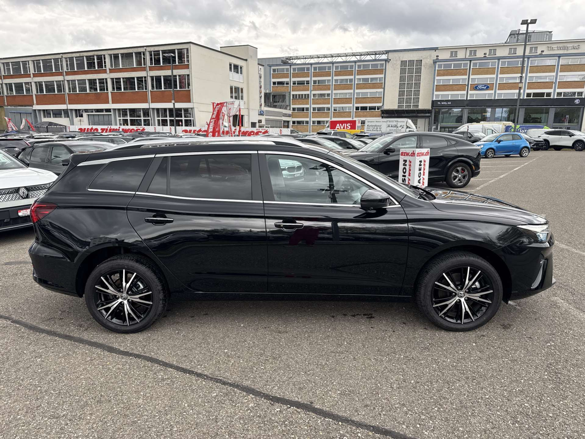 listing desktop thumbnail image 10