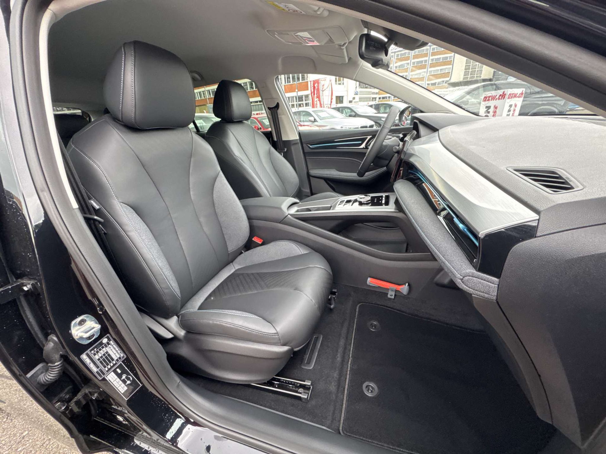 listing desktop thumbnail image 12