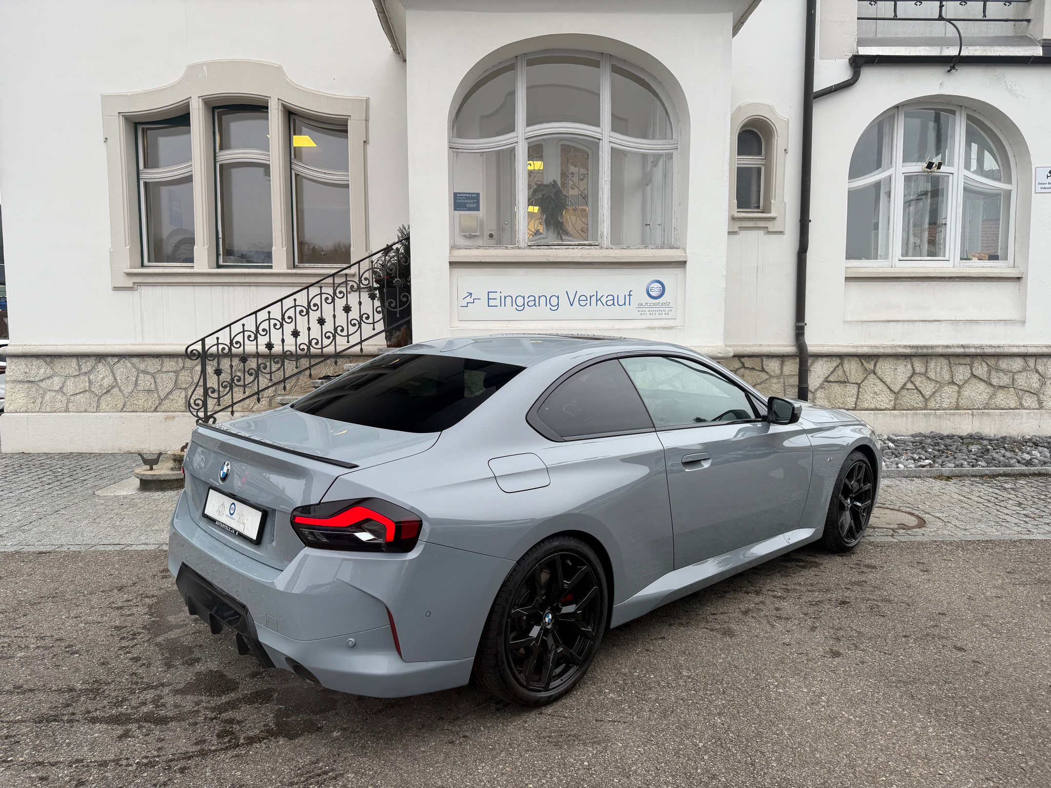 listing desktop thumbnail image 3