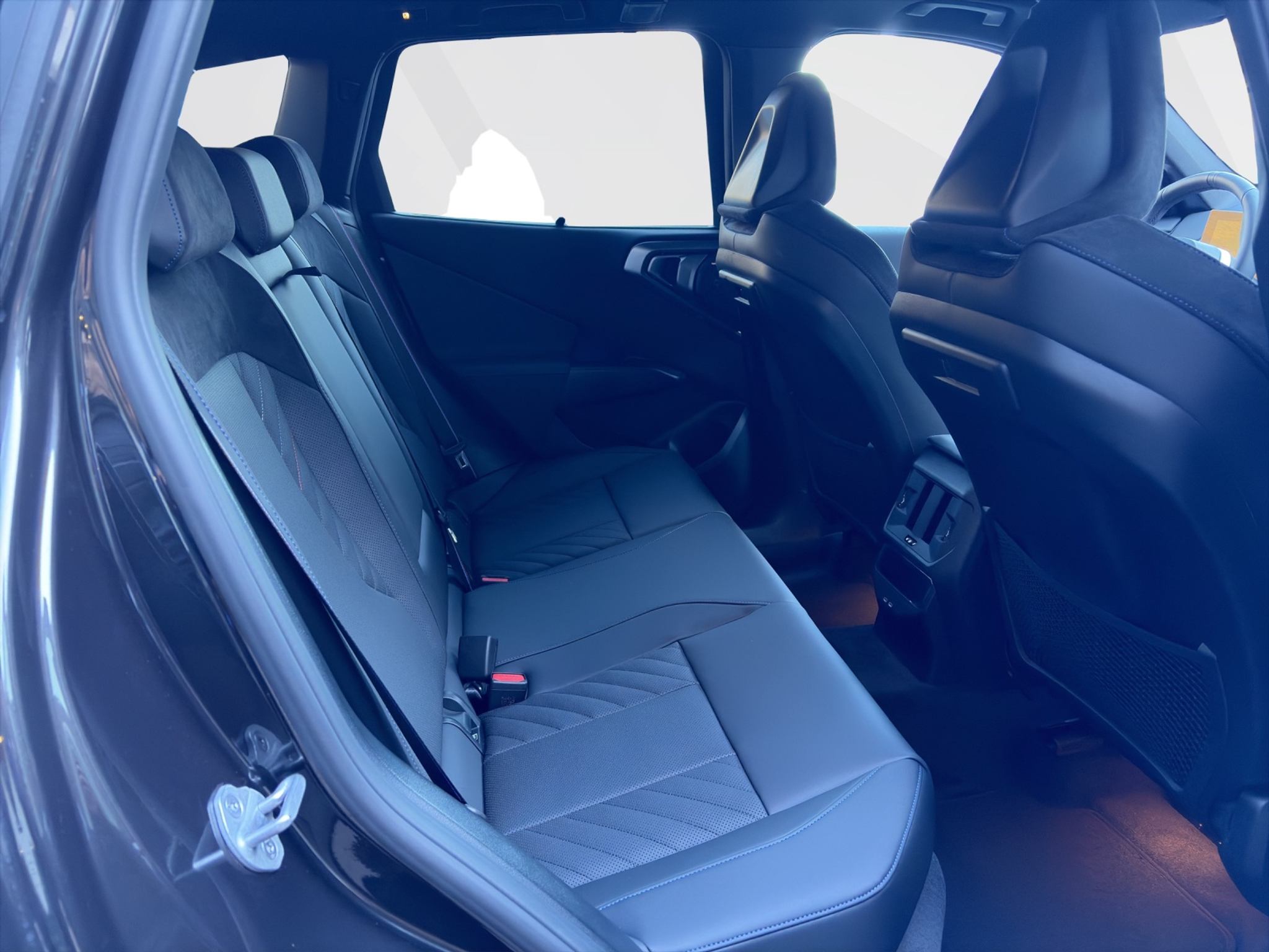 listing desktop thumbnail image 15