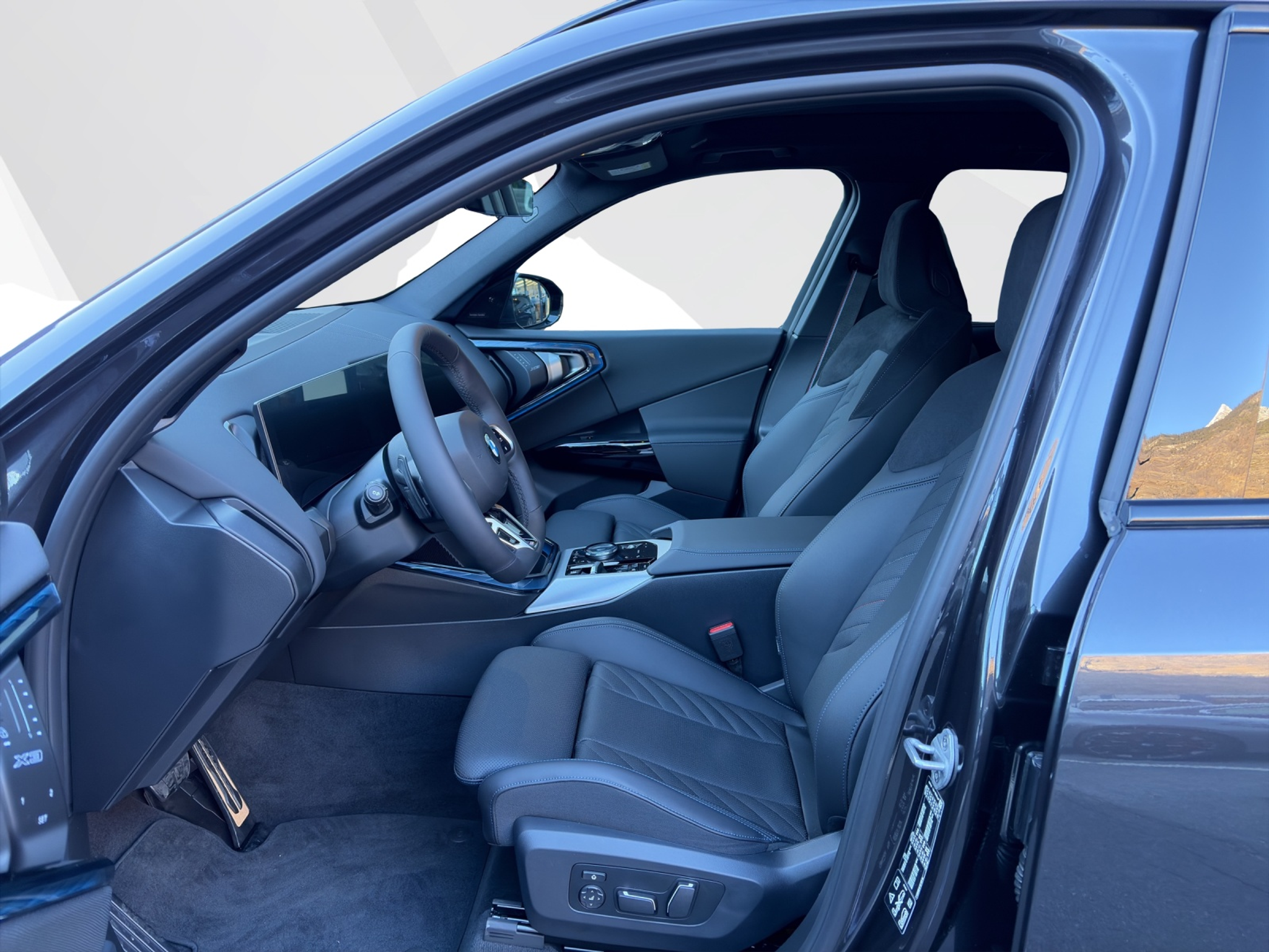 listing desktop thumbnail image 8