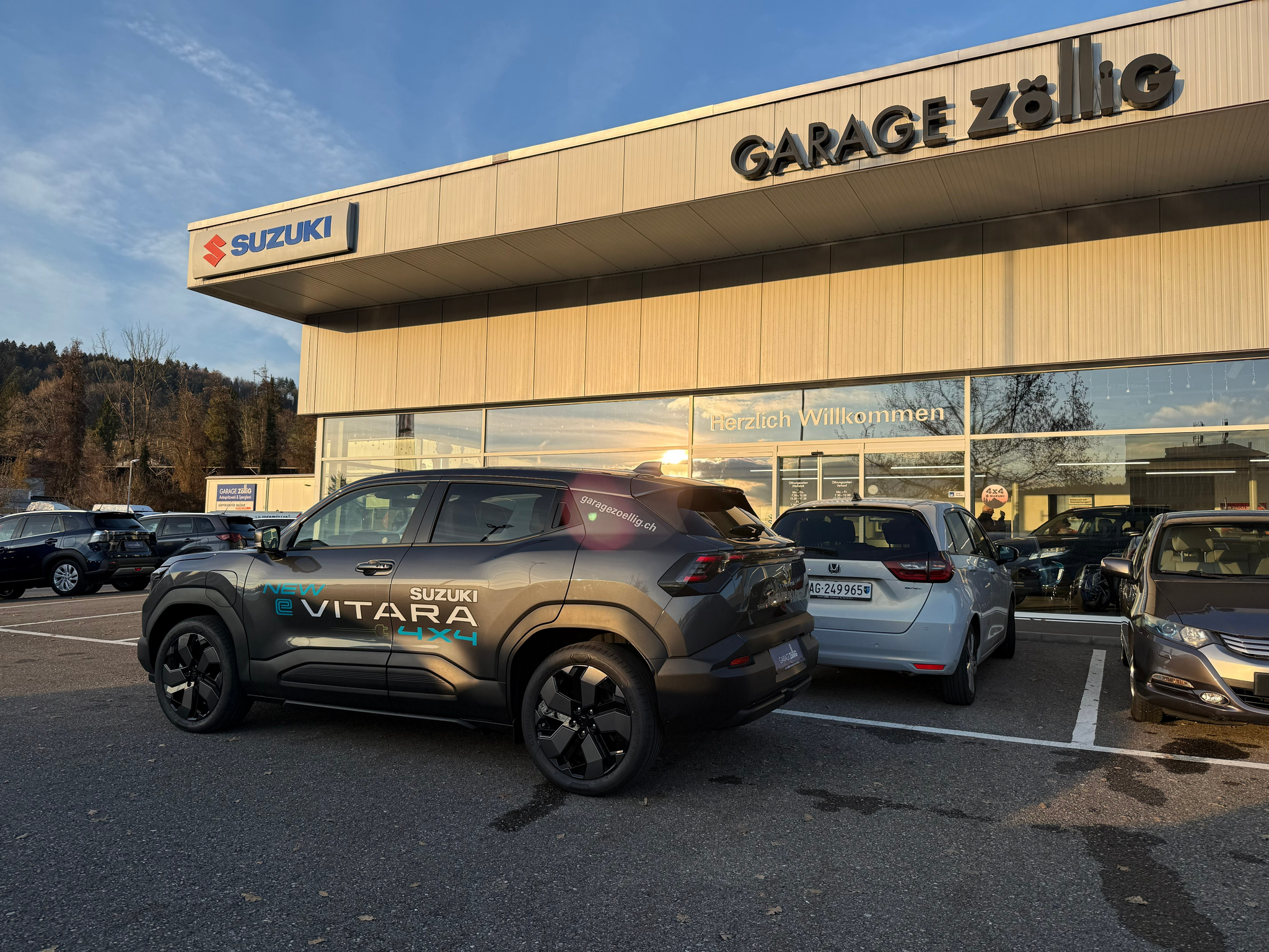 listing desktop thumbnail image 4