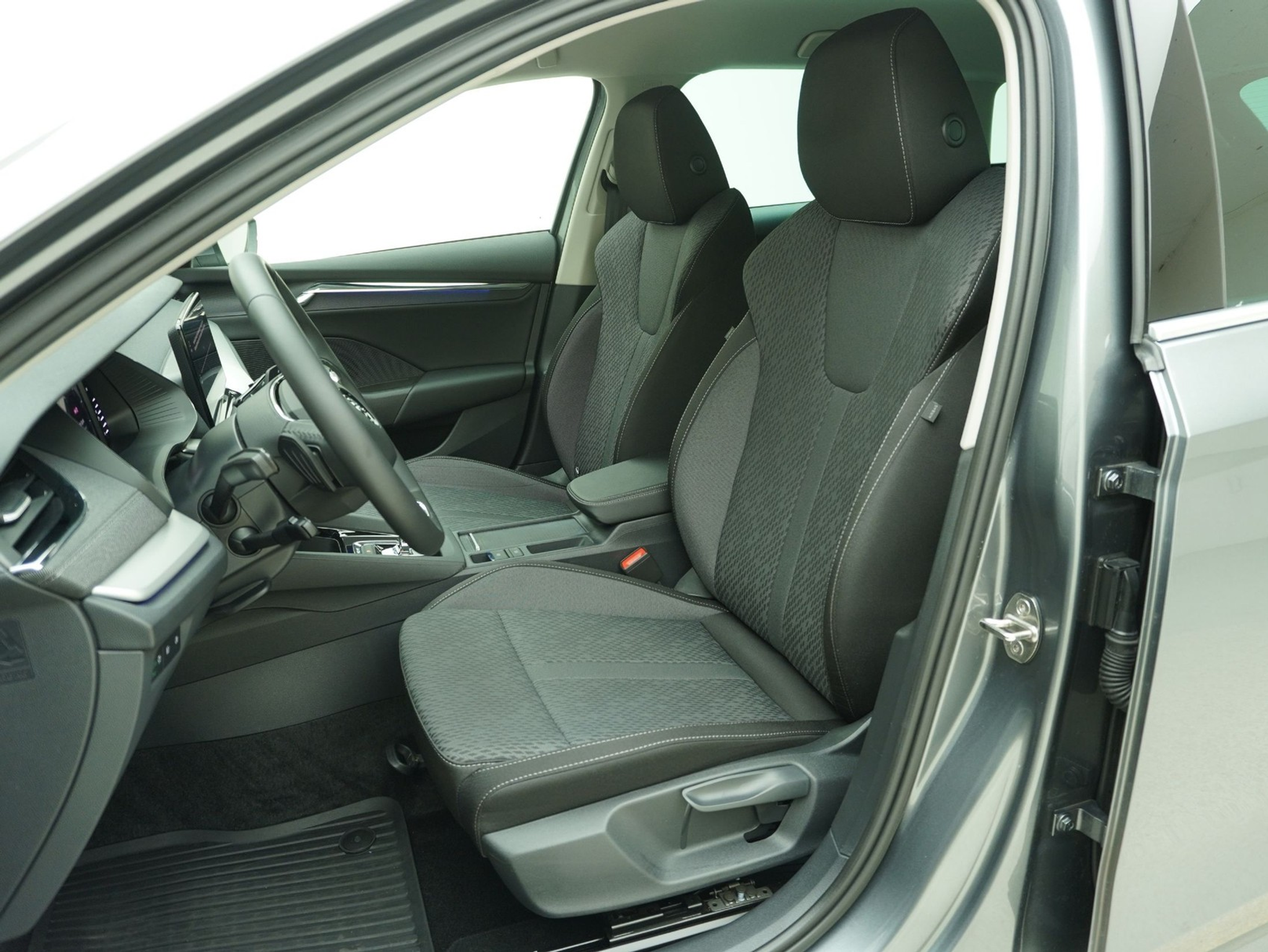 listing desktop thumbnail image 7