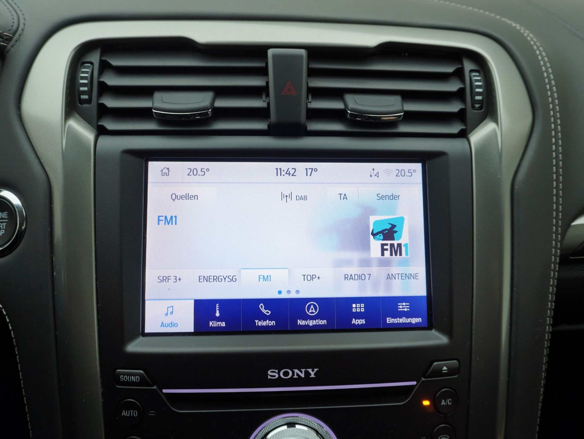 listing desktop thumbnail image 16