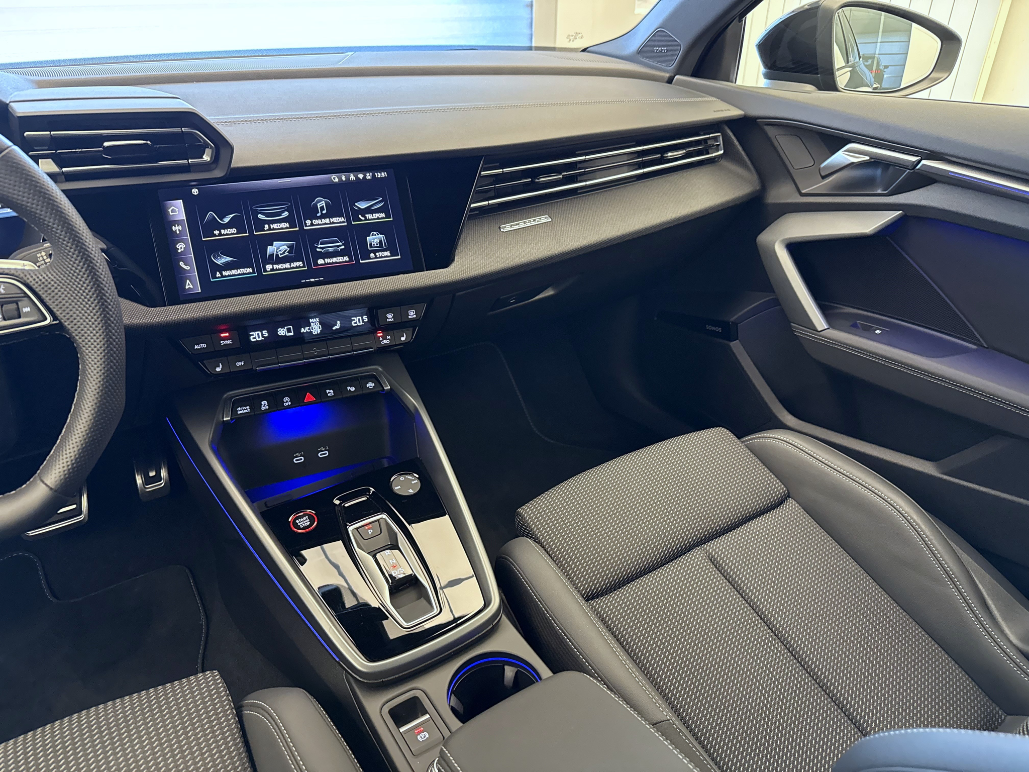 listing desktop thumbnail image 18