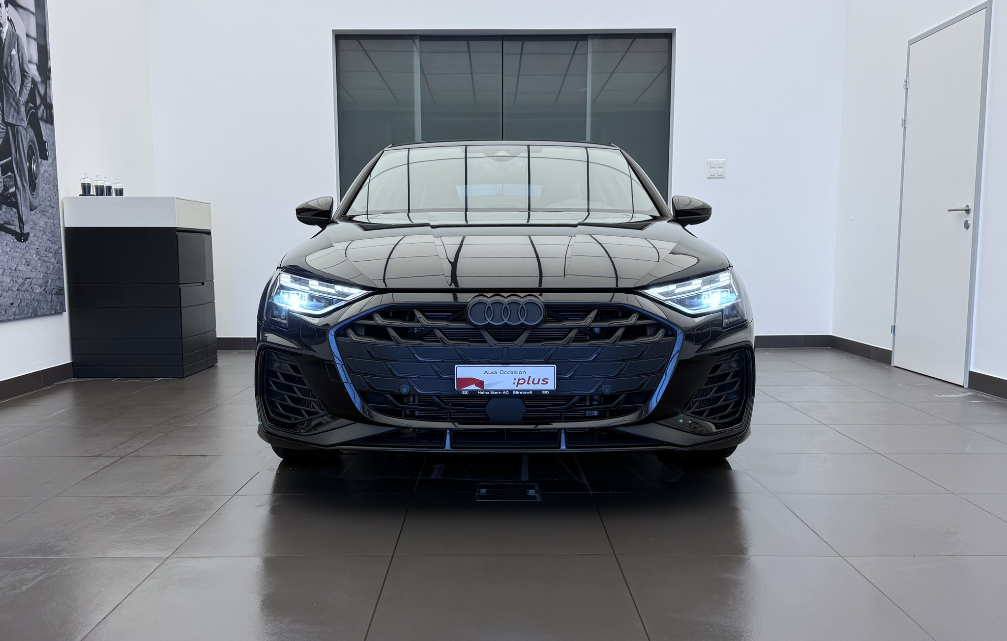 listing desktop thumbnail image 1