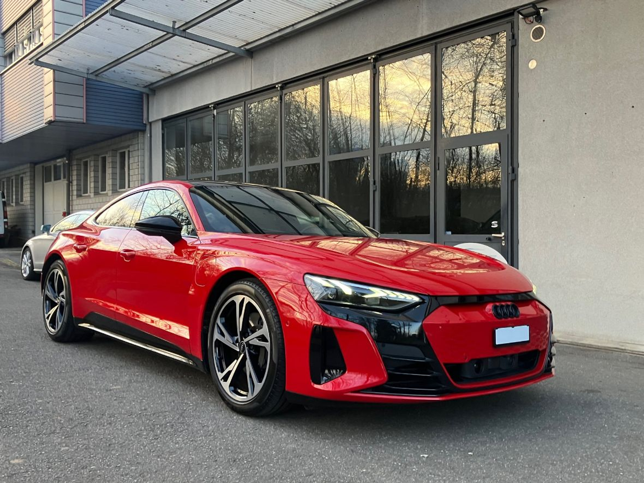 listing desktop thumbnail image 12