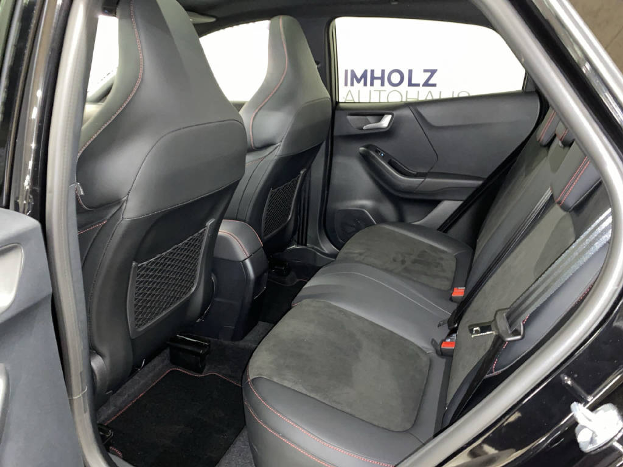 listing desktop thumbnail image 16