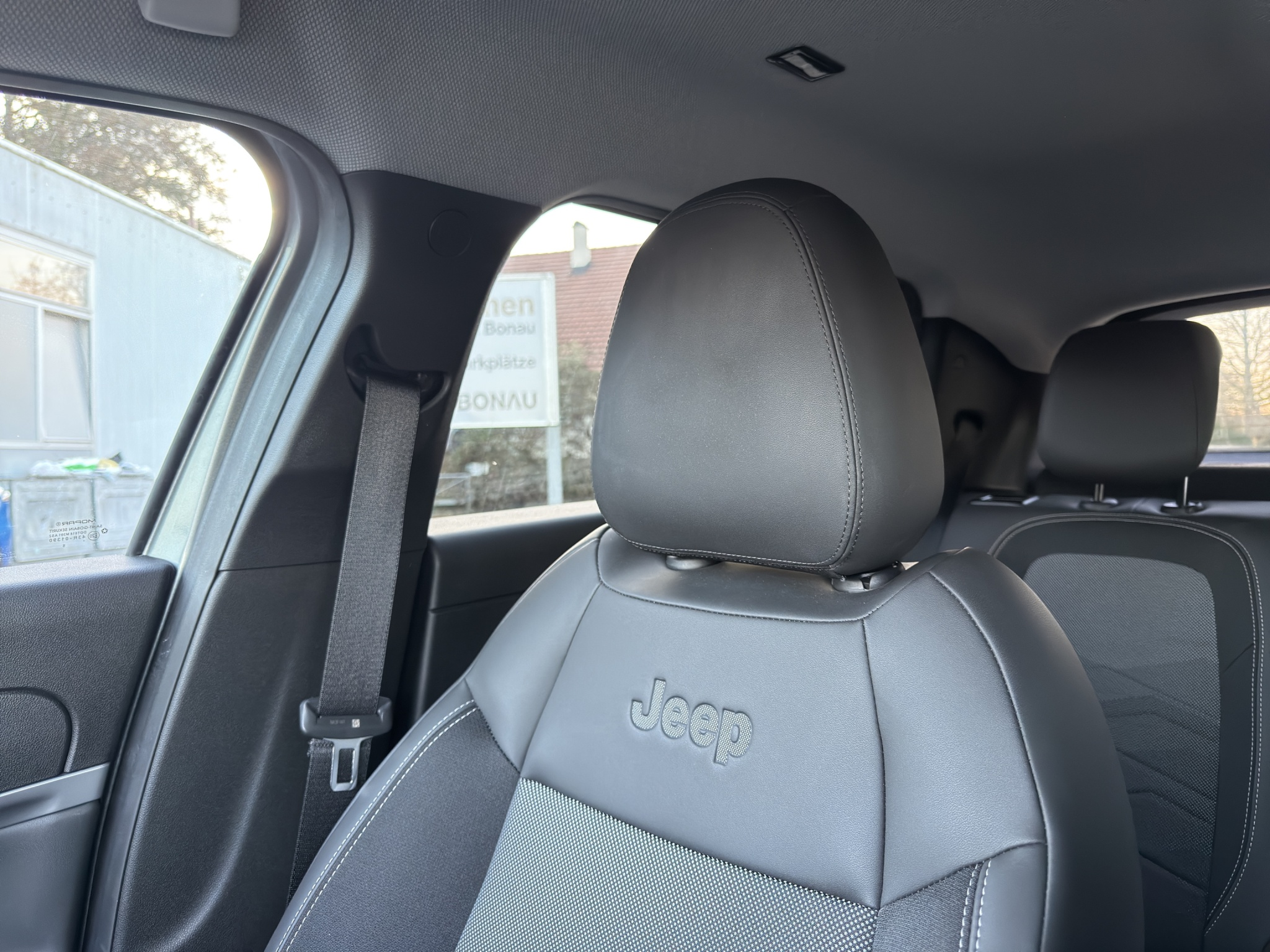 listing desktop thumbnail image 26