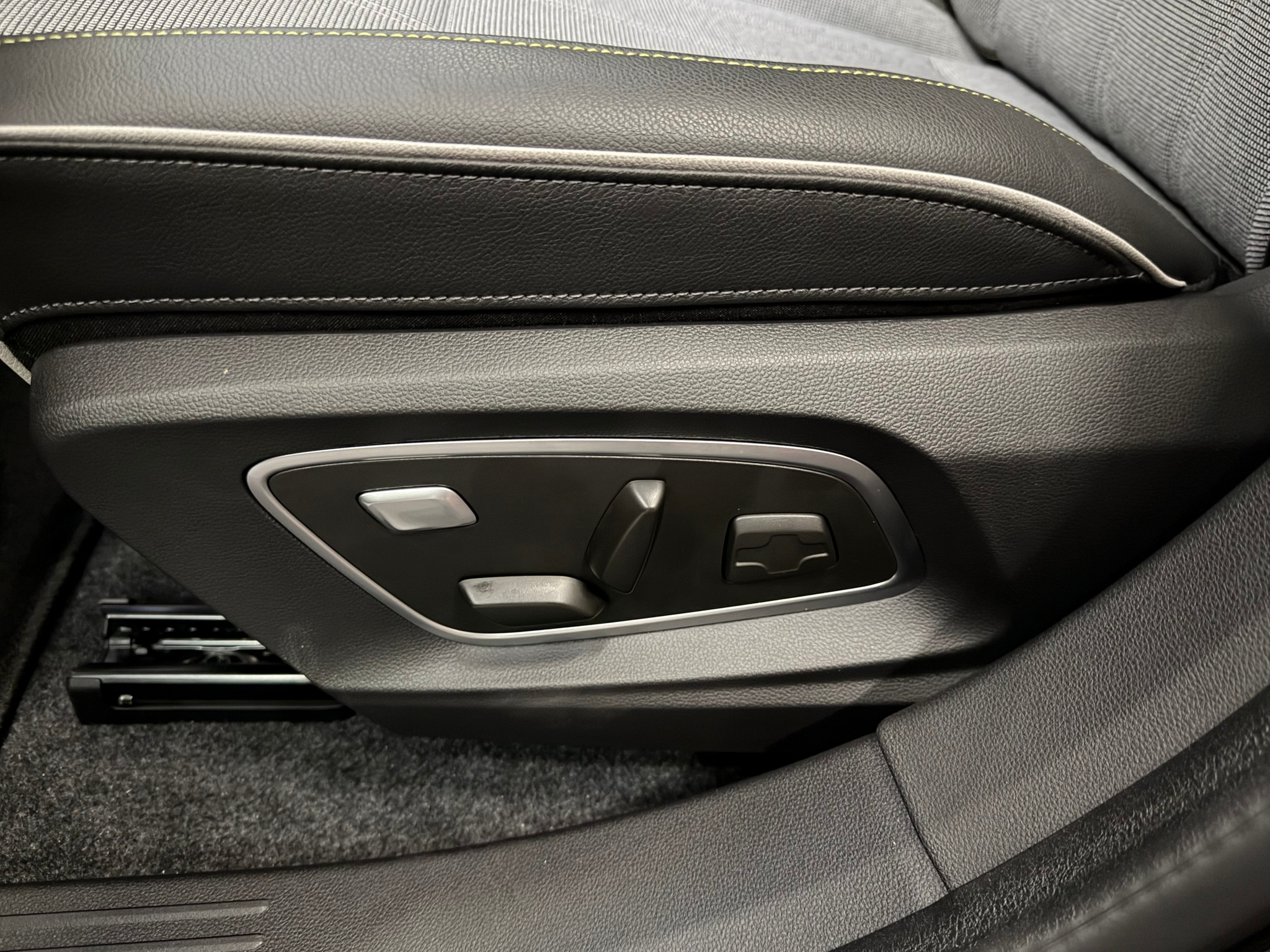 listing desktop thumbnail image 23