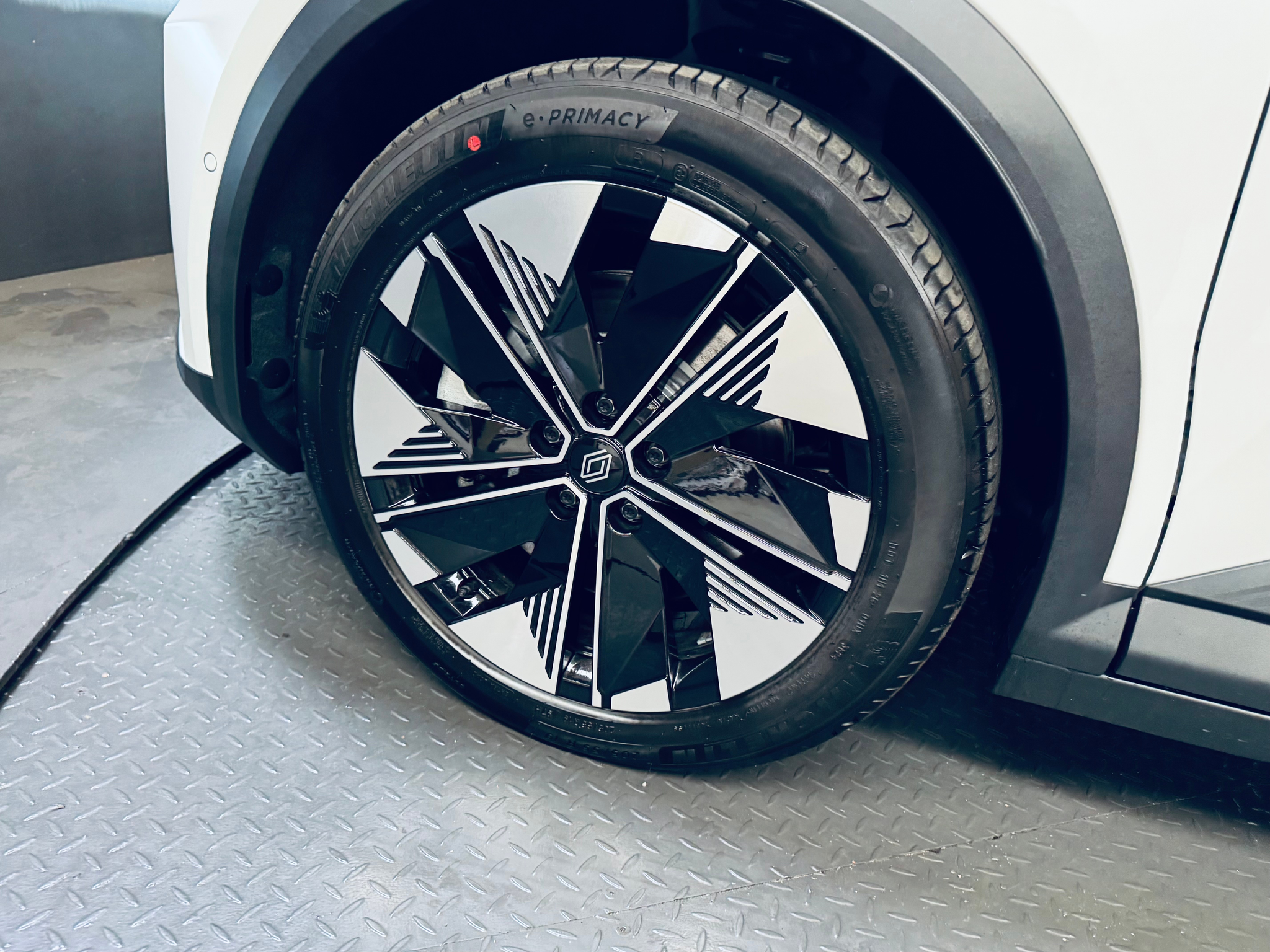 listing desktop thumbnail image 10