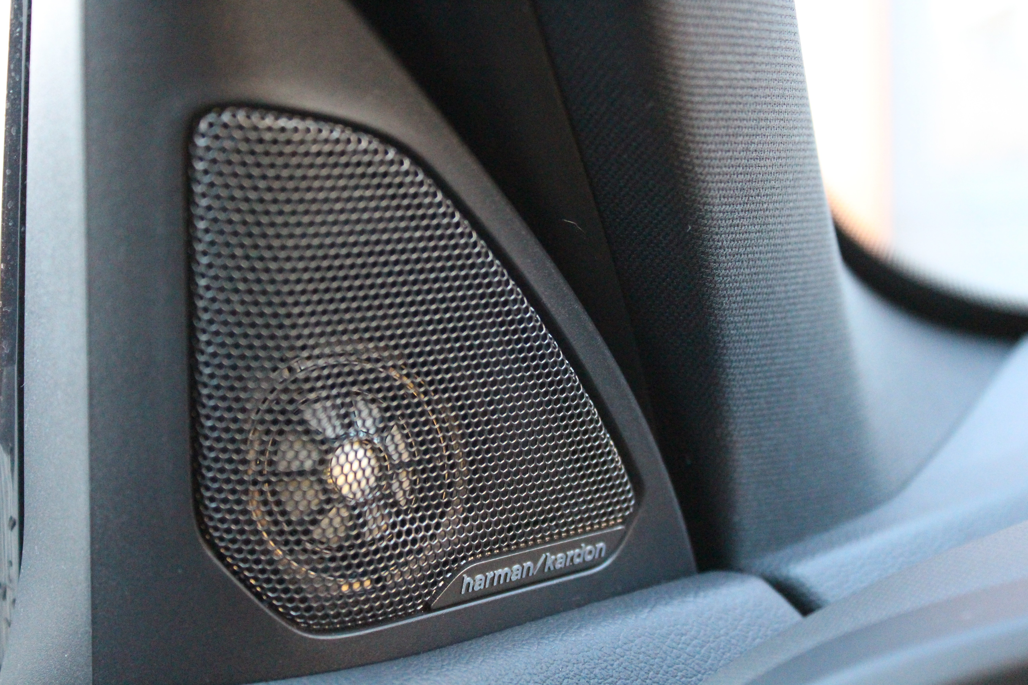 listing desktop thumbnail image 11