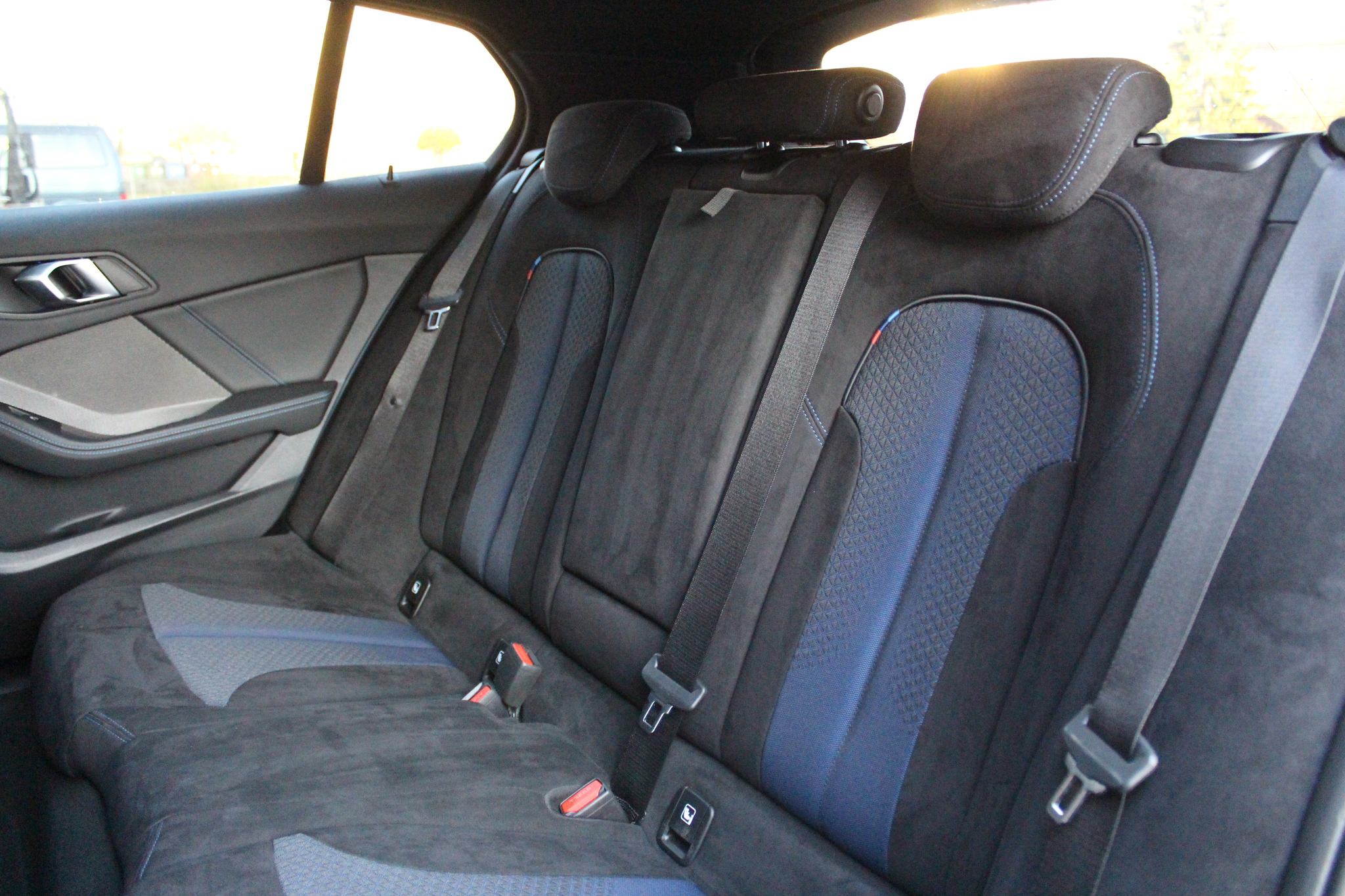 listing desktop thumbnail image 24