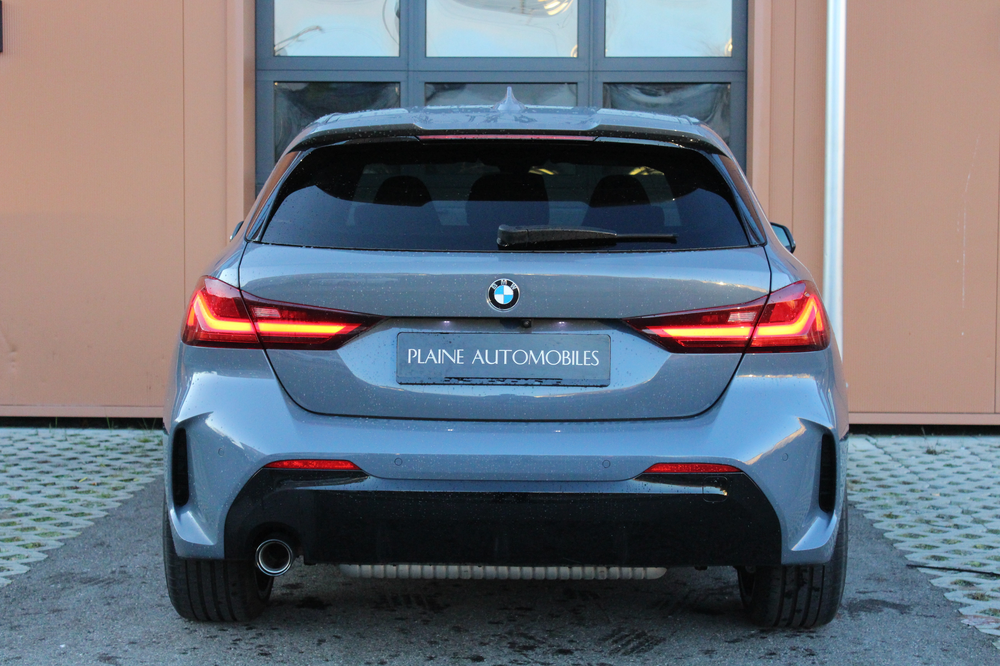 listing desktop thumbnail image 7