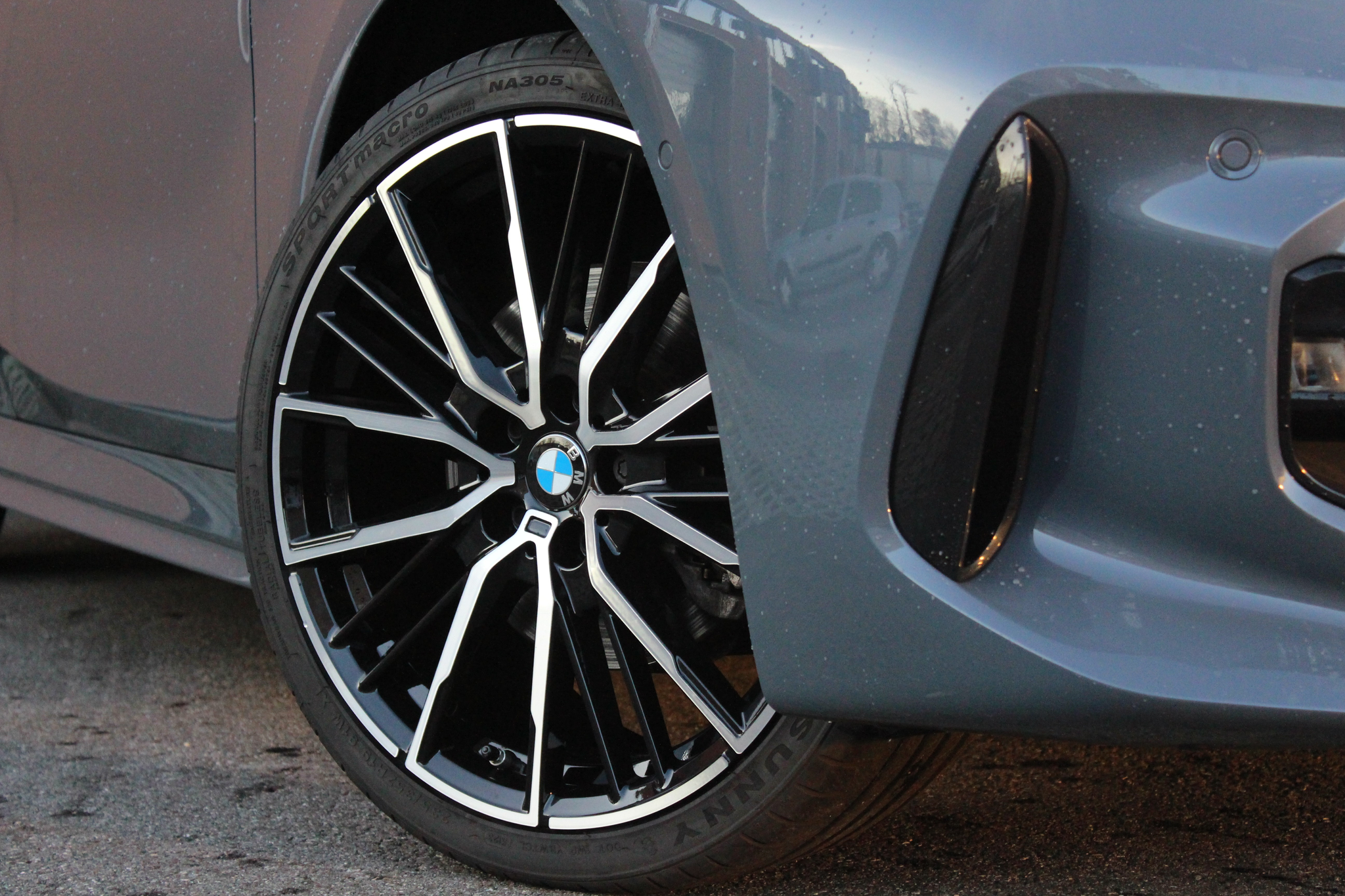 listing desktop thumbnail image 4