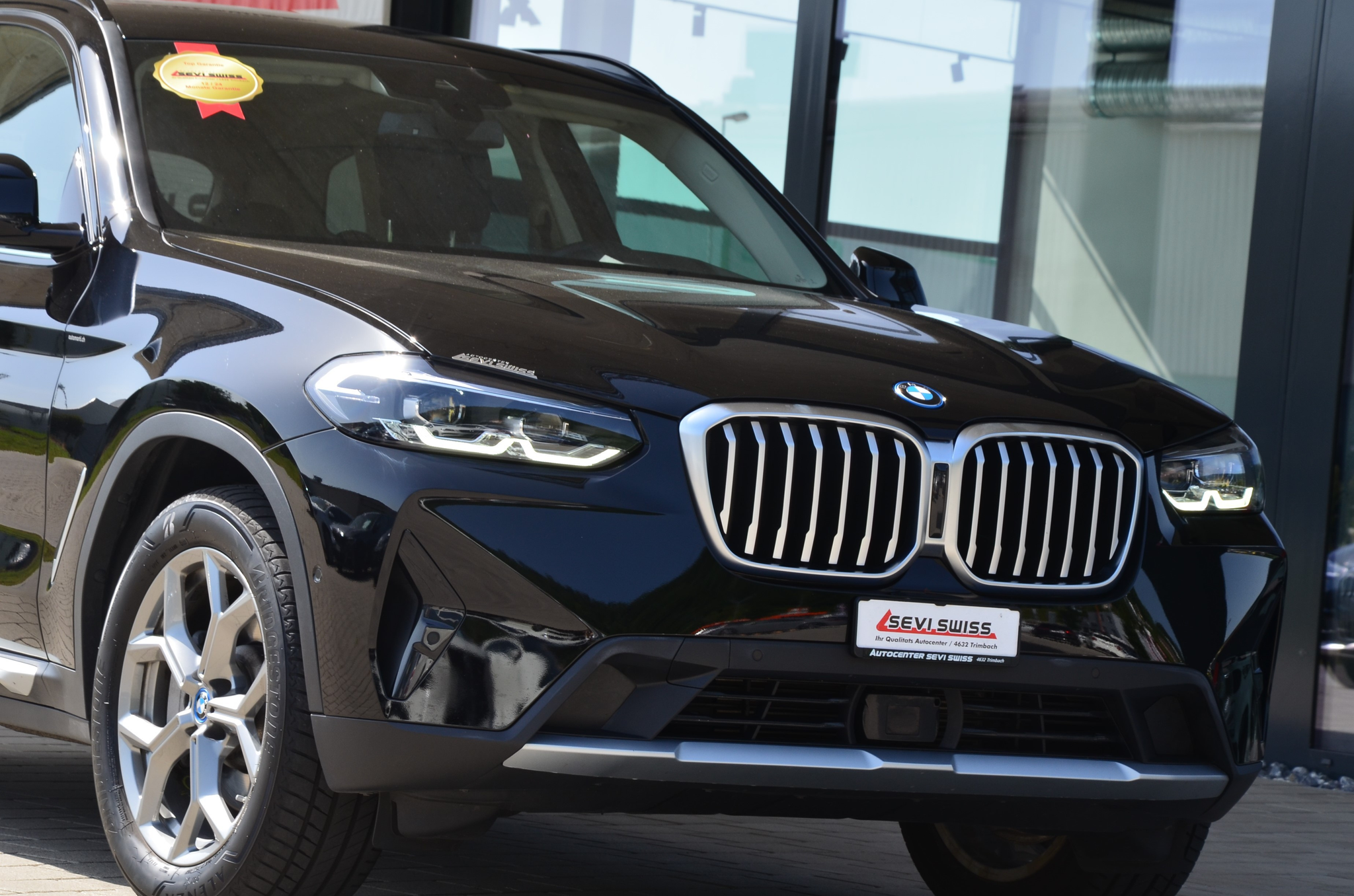 listing desktop thumbnail image 1