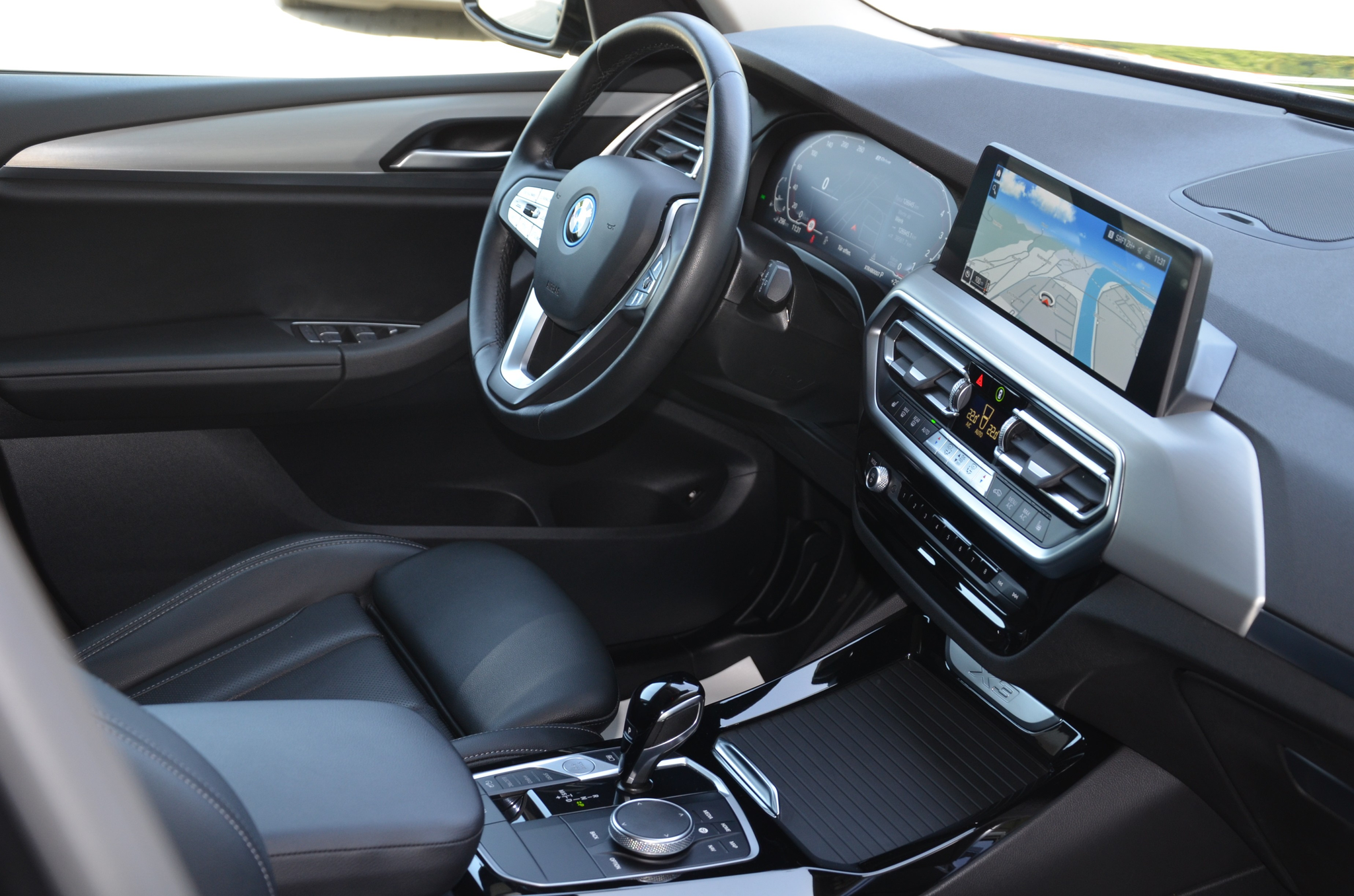 listing desktop thumbnail image 15