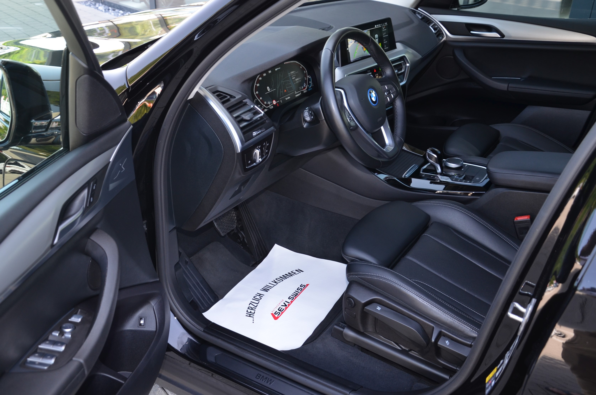 listing desktop thumbnail image 10