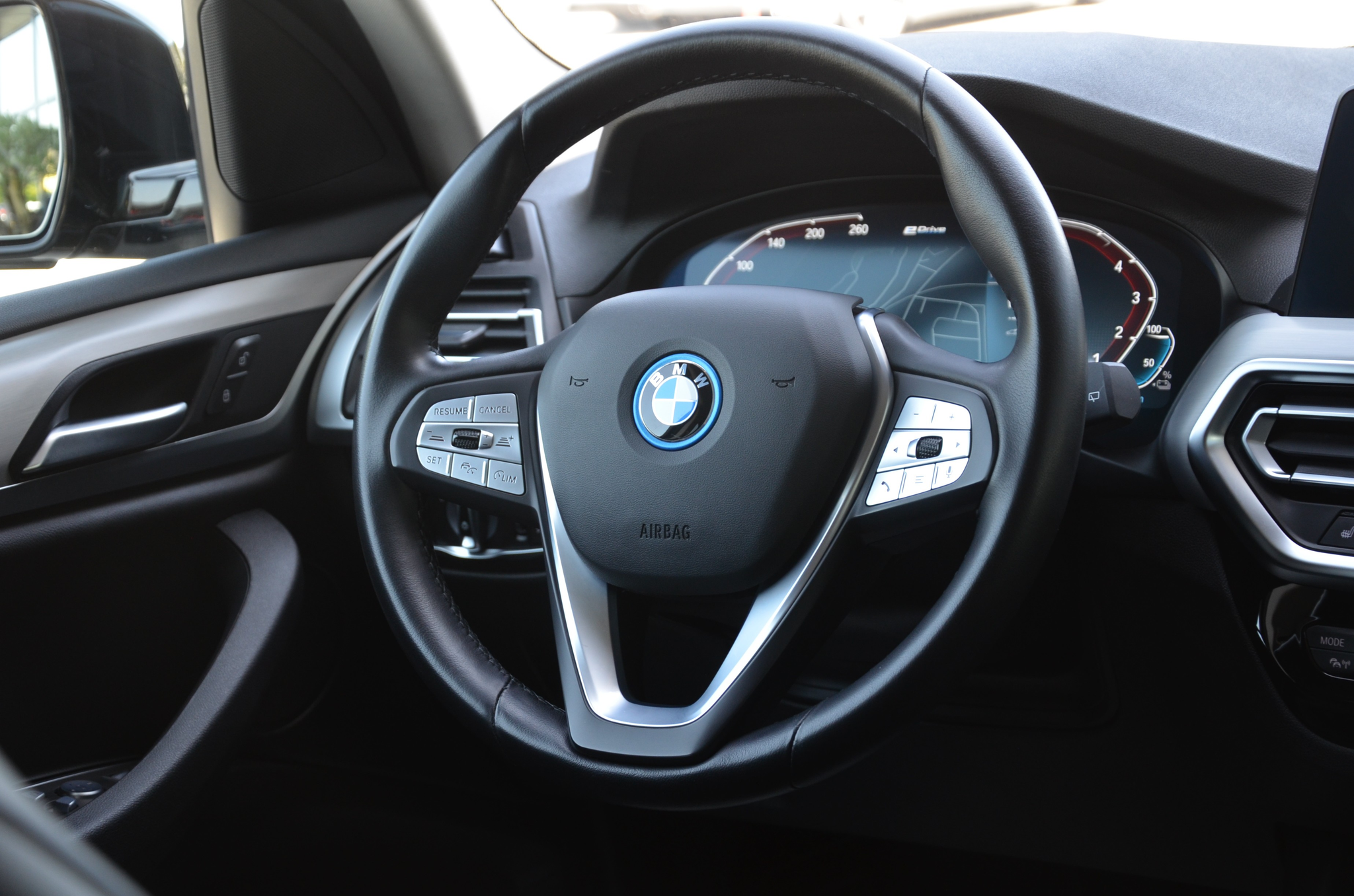 listing desktop thumbnail image 16